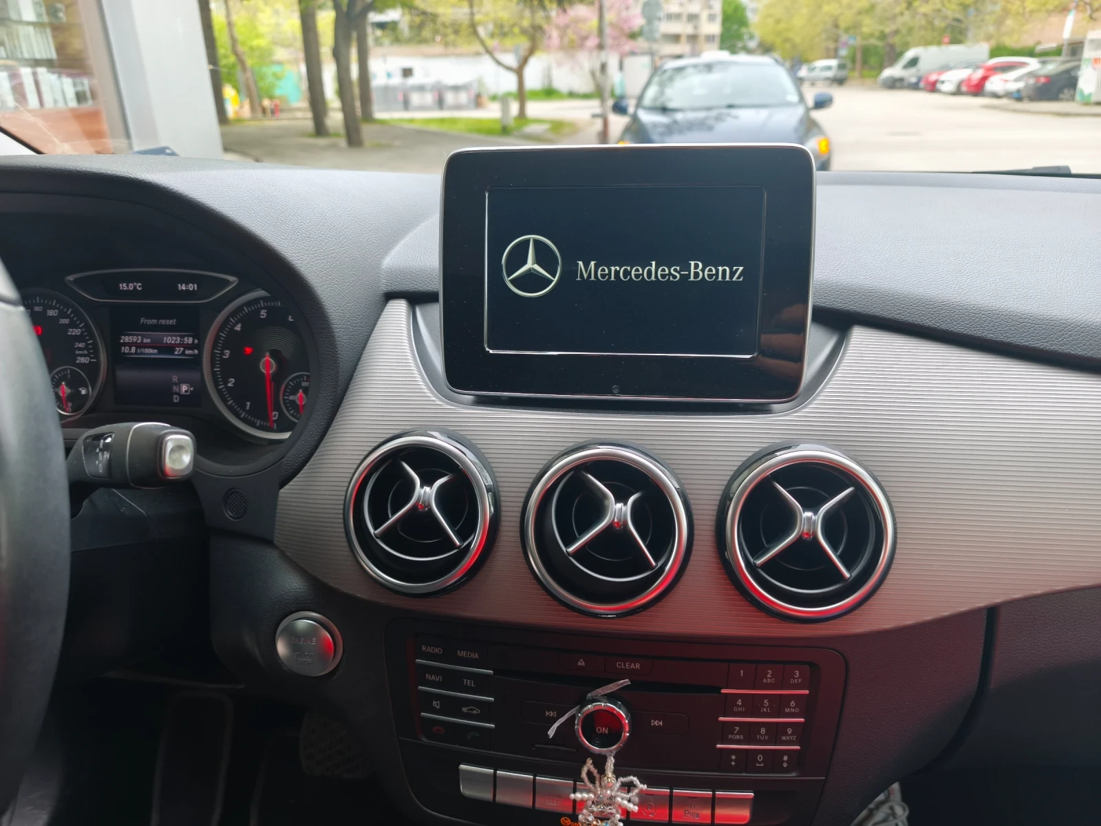 Mercedes-Benz B 220 4 MATIC, снимка 6 - Автомобили и джипове - 54358941