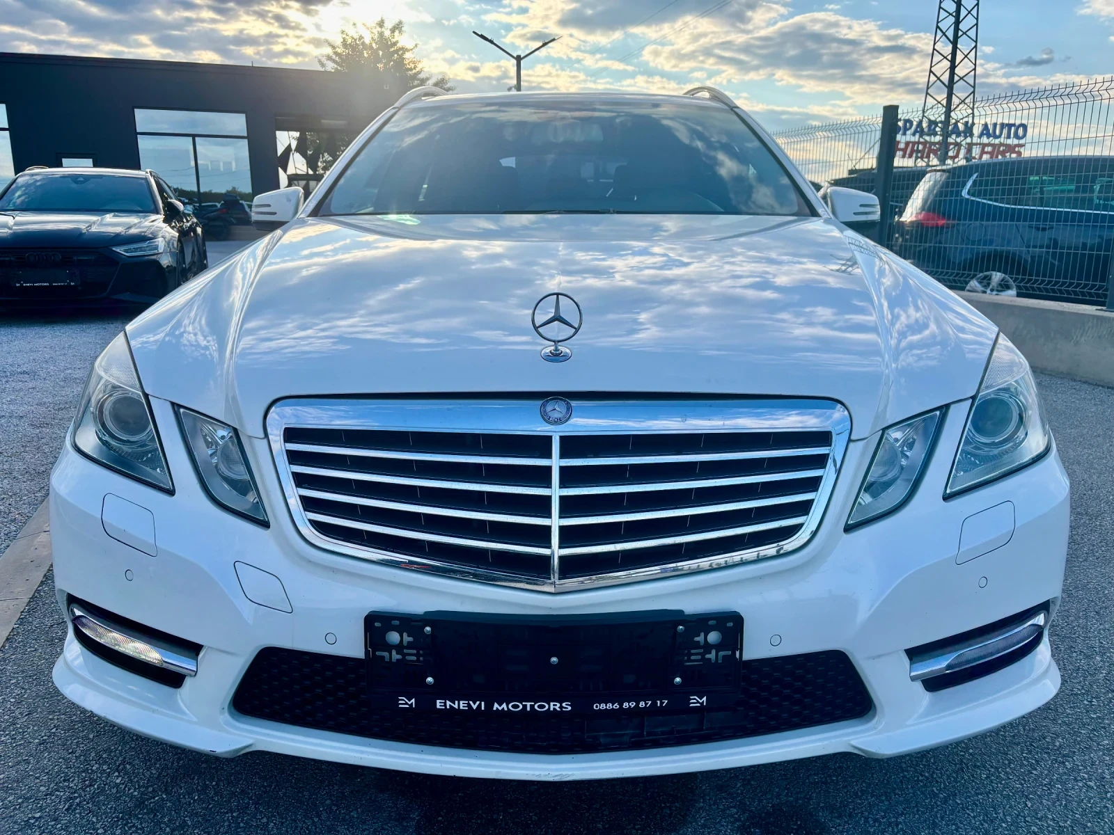 Mercedes-Benz E 220 AVANGARDE AMG, снимка 7 - Автомобили и джипове - 54398774