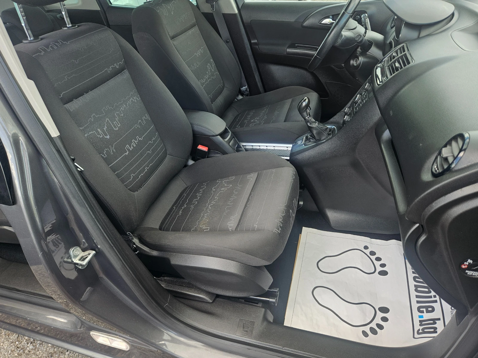 Opel Meriva 1.4 ECOTEC ПЕРФЕКТНА, снимка 15 - Автомобили и джипове - 54667933