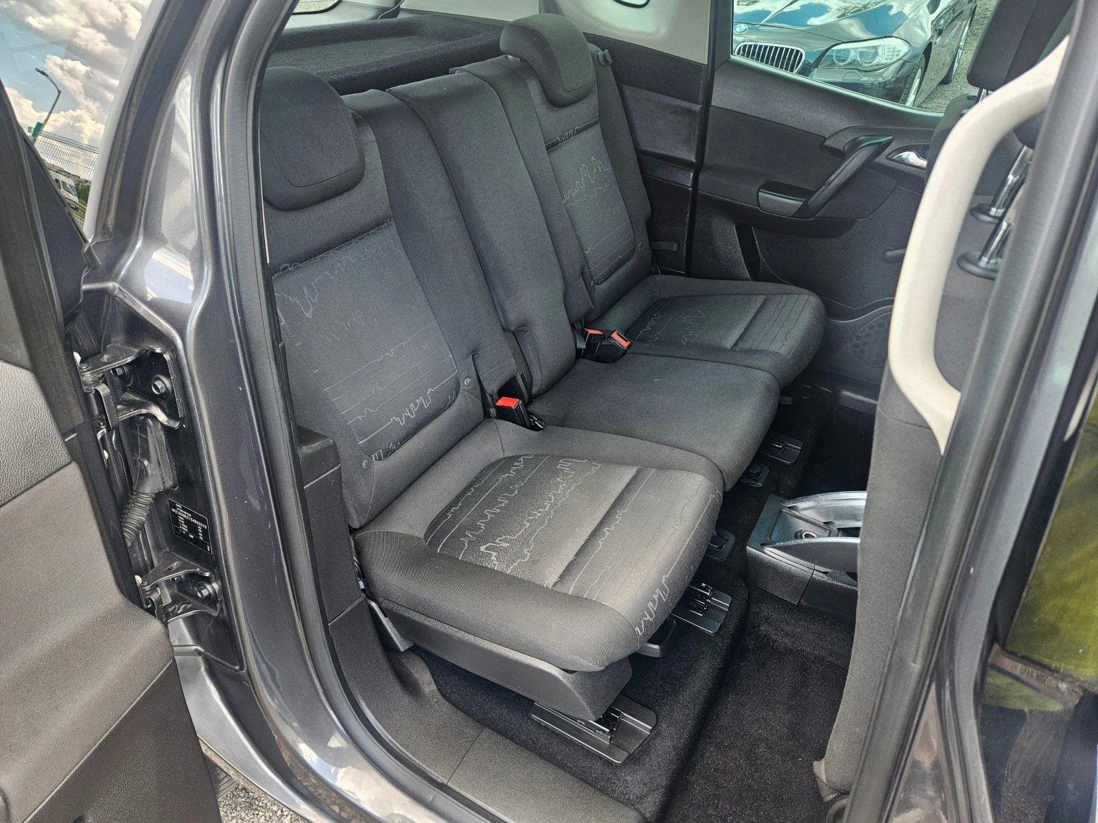 Opel Meriva 1.4 ECOTEC ПЕРФЕКТНА, снимка 14 - Автомобили и джипове - 54667933