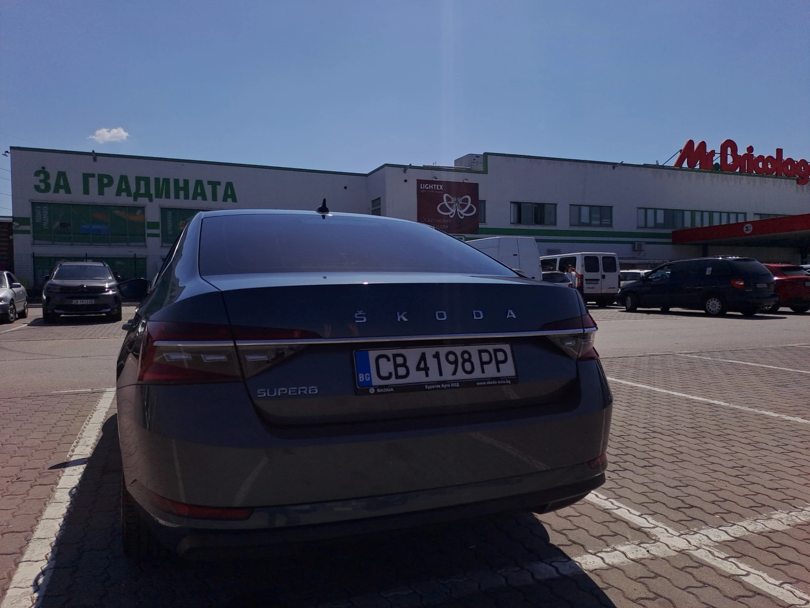 Skoda Superb, снимка 8 - Автомобили и джипове - 55316143