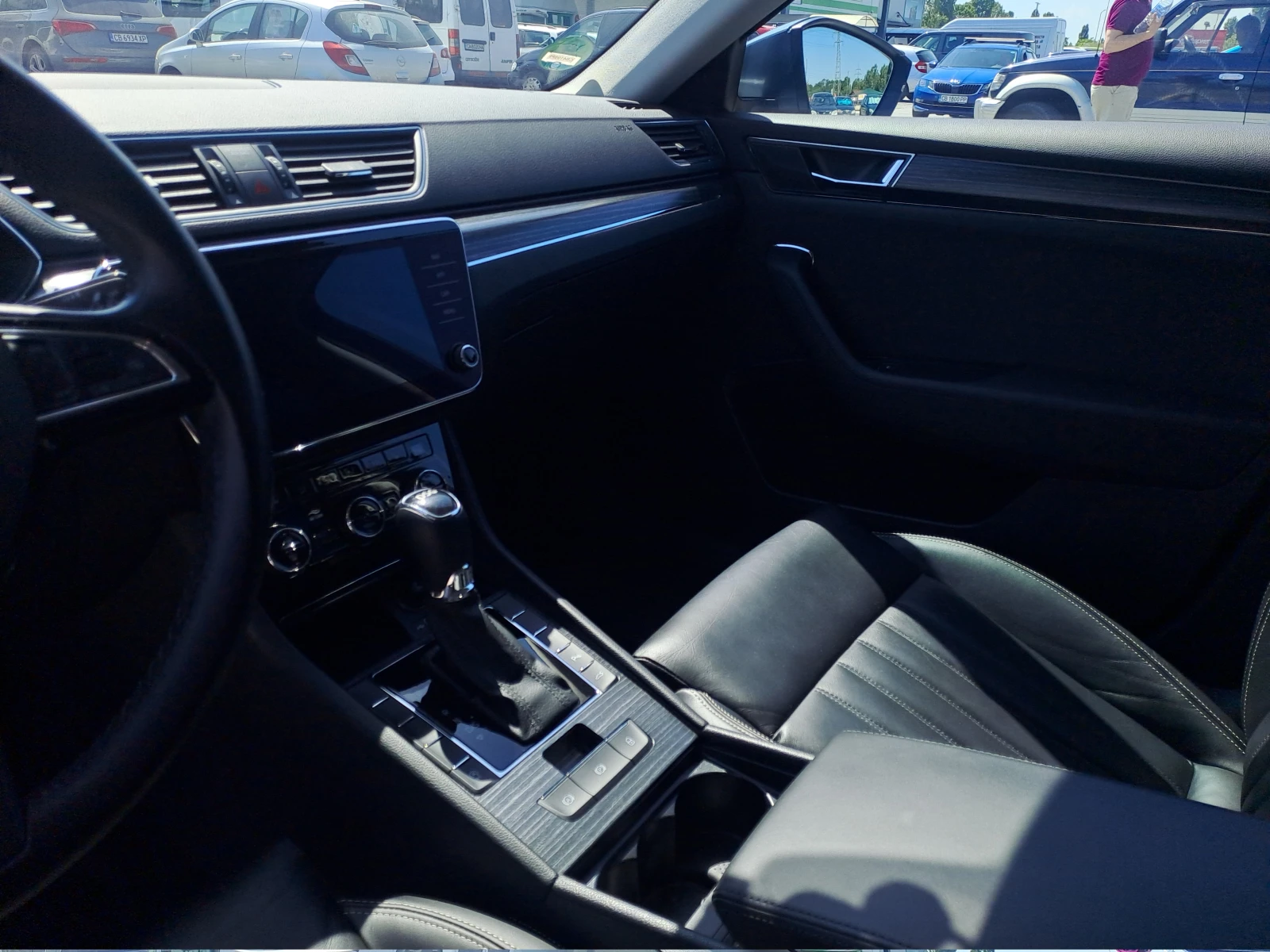 Skoda Superb, снимка 11 - Автомобили и джипове - 55316143