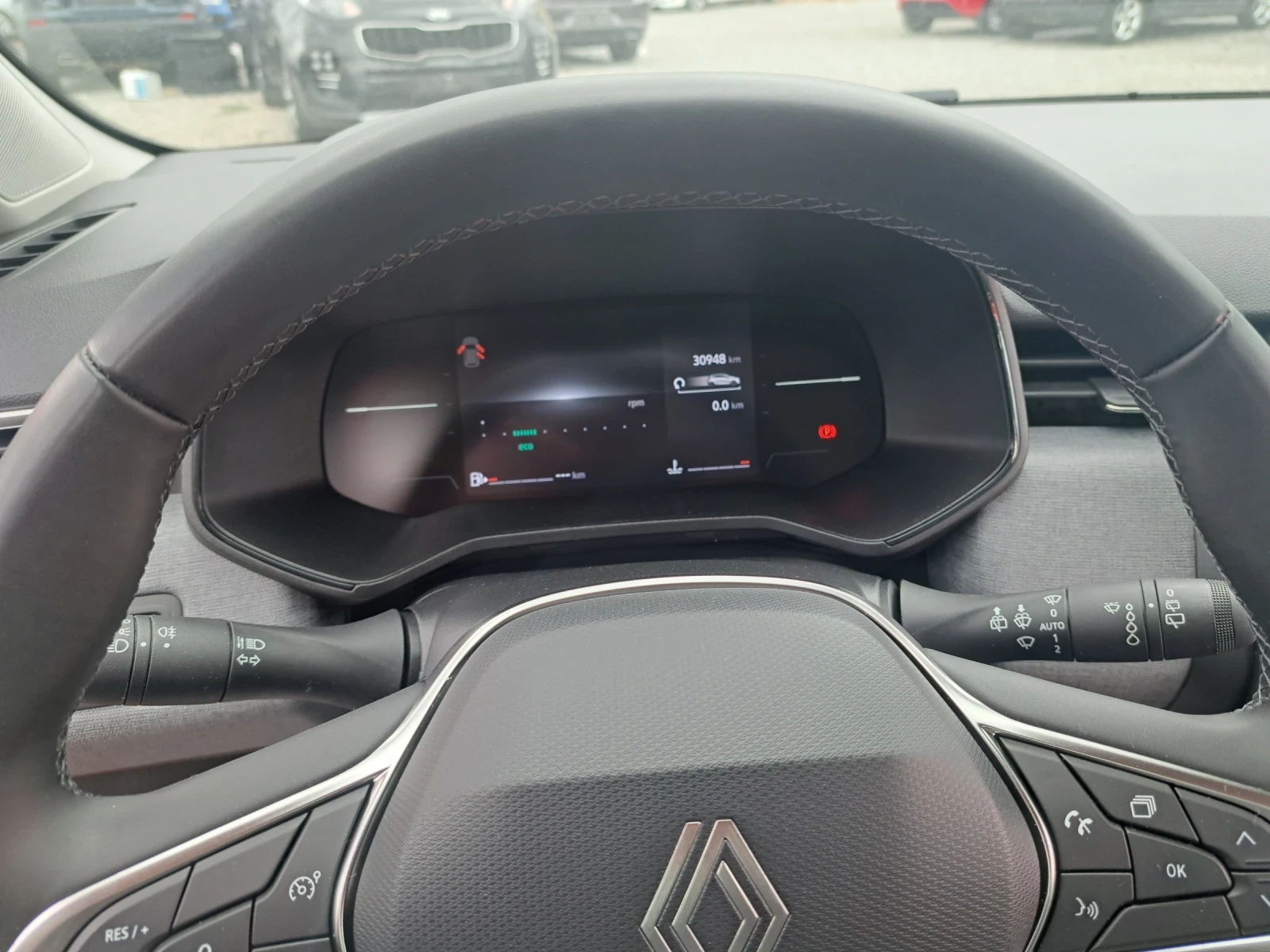 Renault Clio 1.0. EURO 6, снимка 9 - Автомобили и джипове - 55405115
