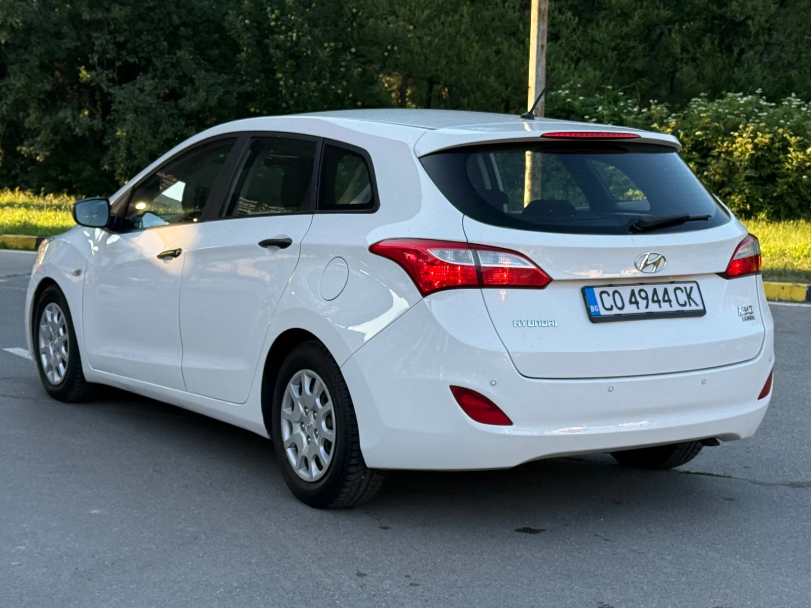 Hyundai I30 1.6CRDI Автоматик/Климатроник, снимка 8 - Автомобили и джипове - 55533671