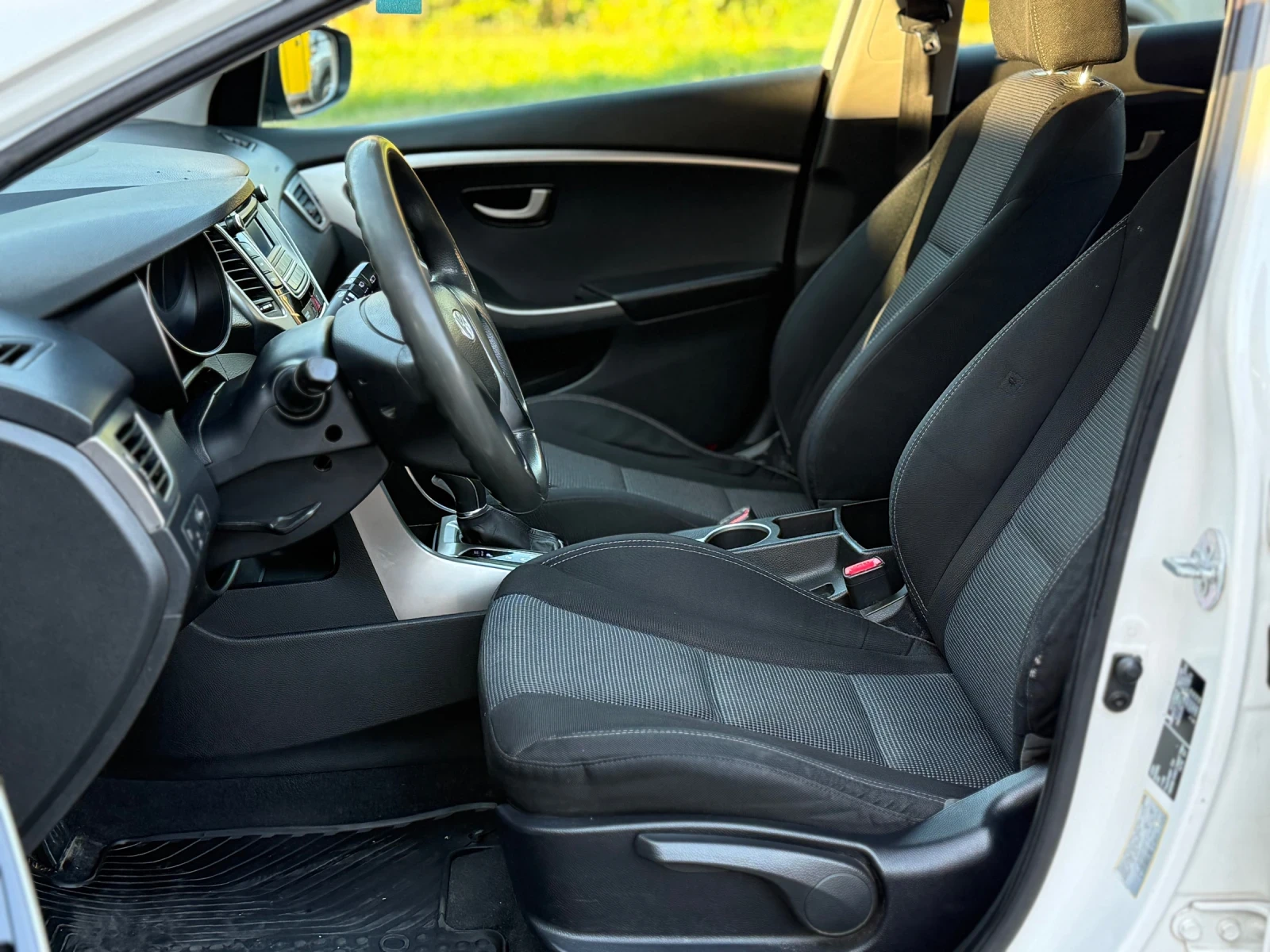 Hyundai I30 1.6CRDI Автоматик/Климатроник, снимка 11 - Автомобили и джипове - 55533671