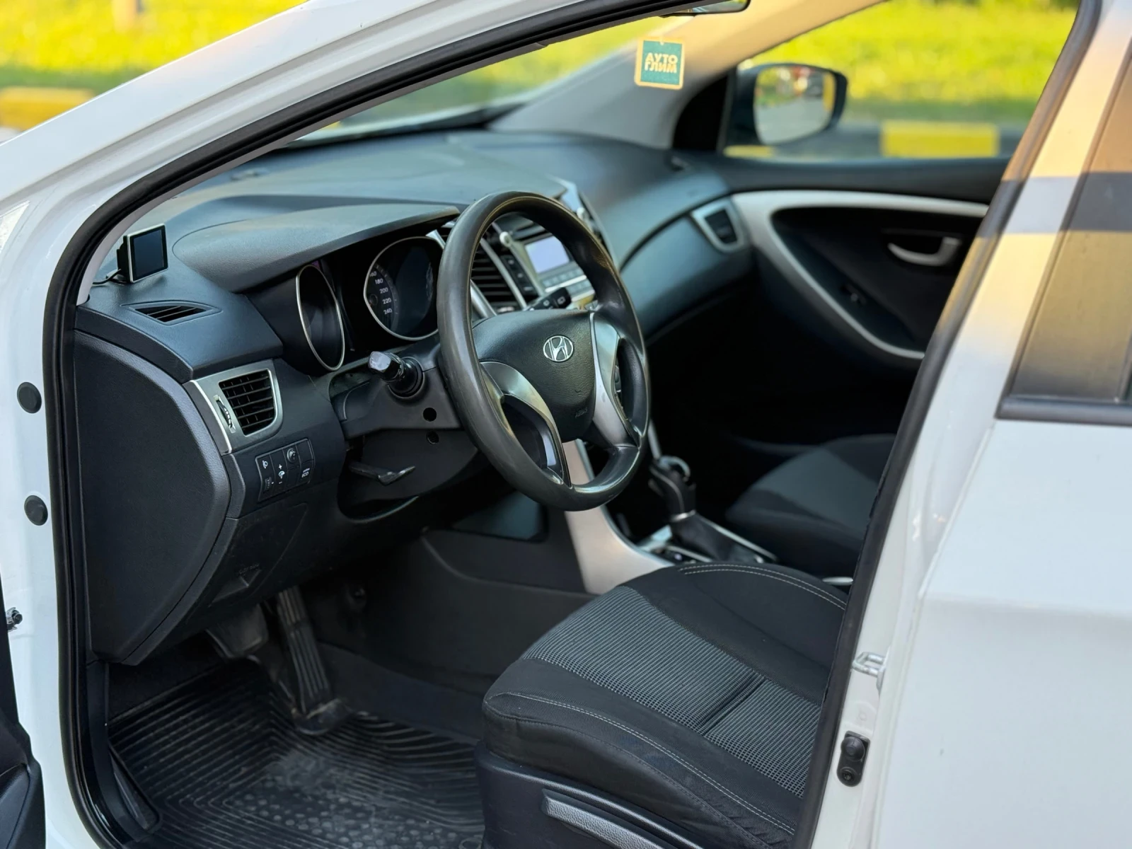 Hyundai I30 1.6CRDI Автоматик/Климатроник, снимка 10 - Автомобили и джипове - 55533671