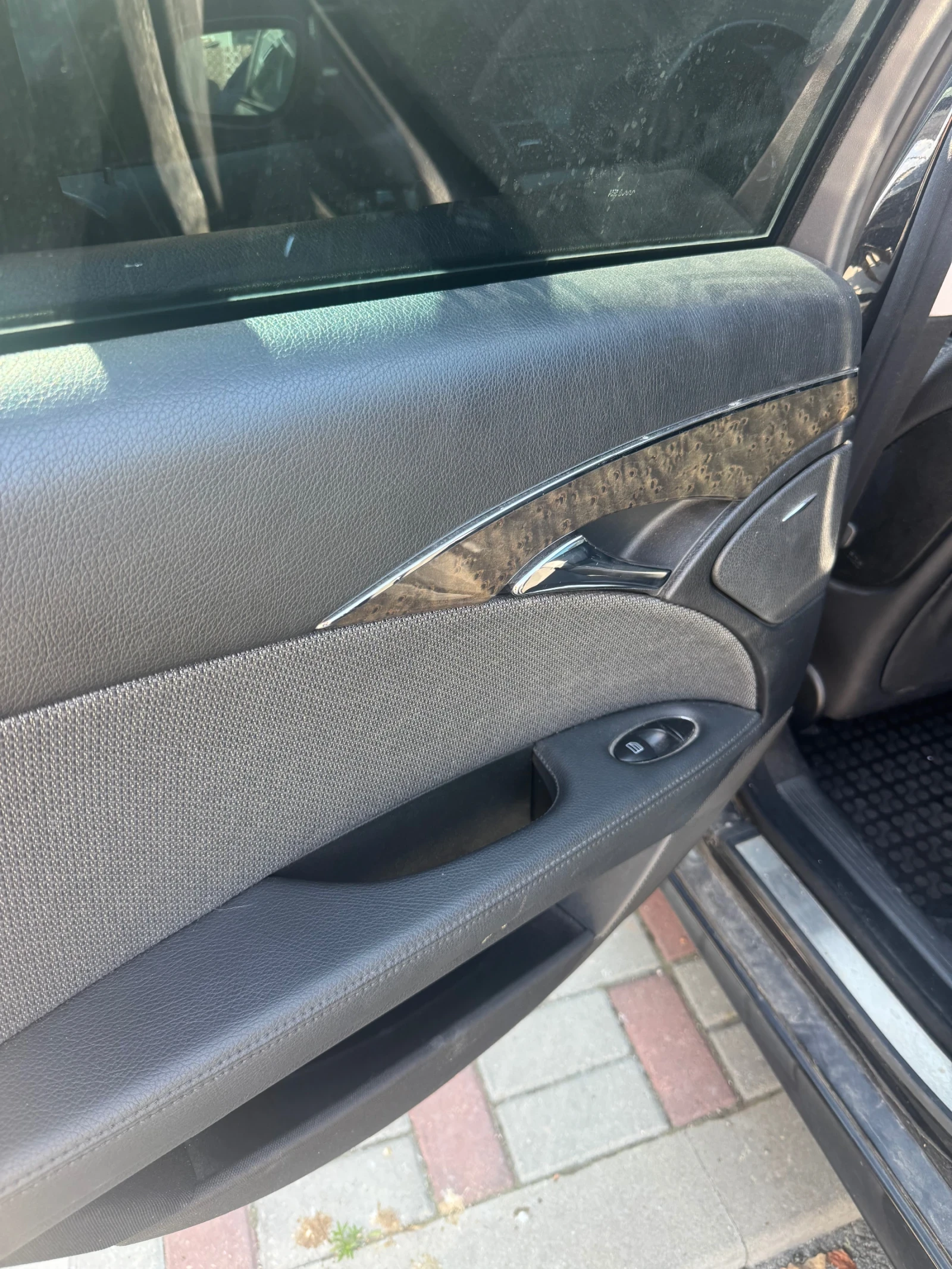 Mercedes-Benz E 220 Avangarde, снимка 12 - Автомобили и джипове - 55545923