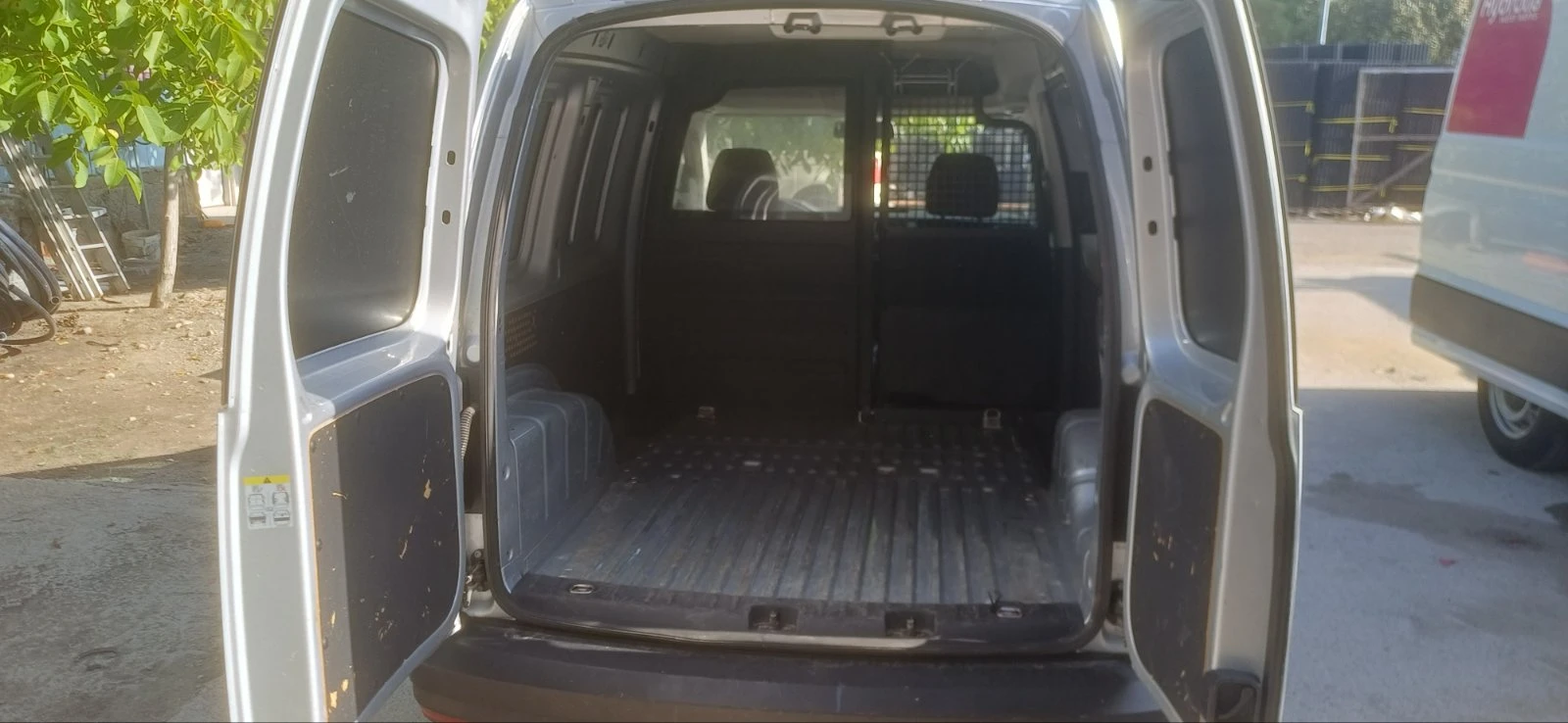 VW Caddy товарна, снимка 3 - Автомобили и джипове - 55830971