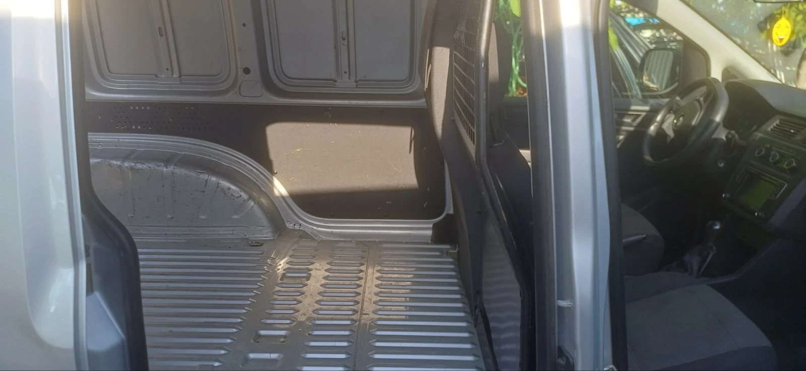 VW Caddy товарна, снимка 6 - Автомобили и джипове - 55830971
