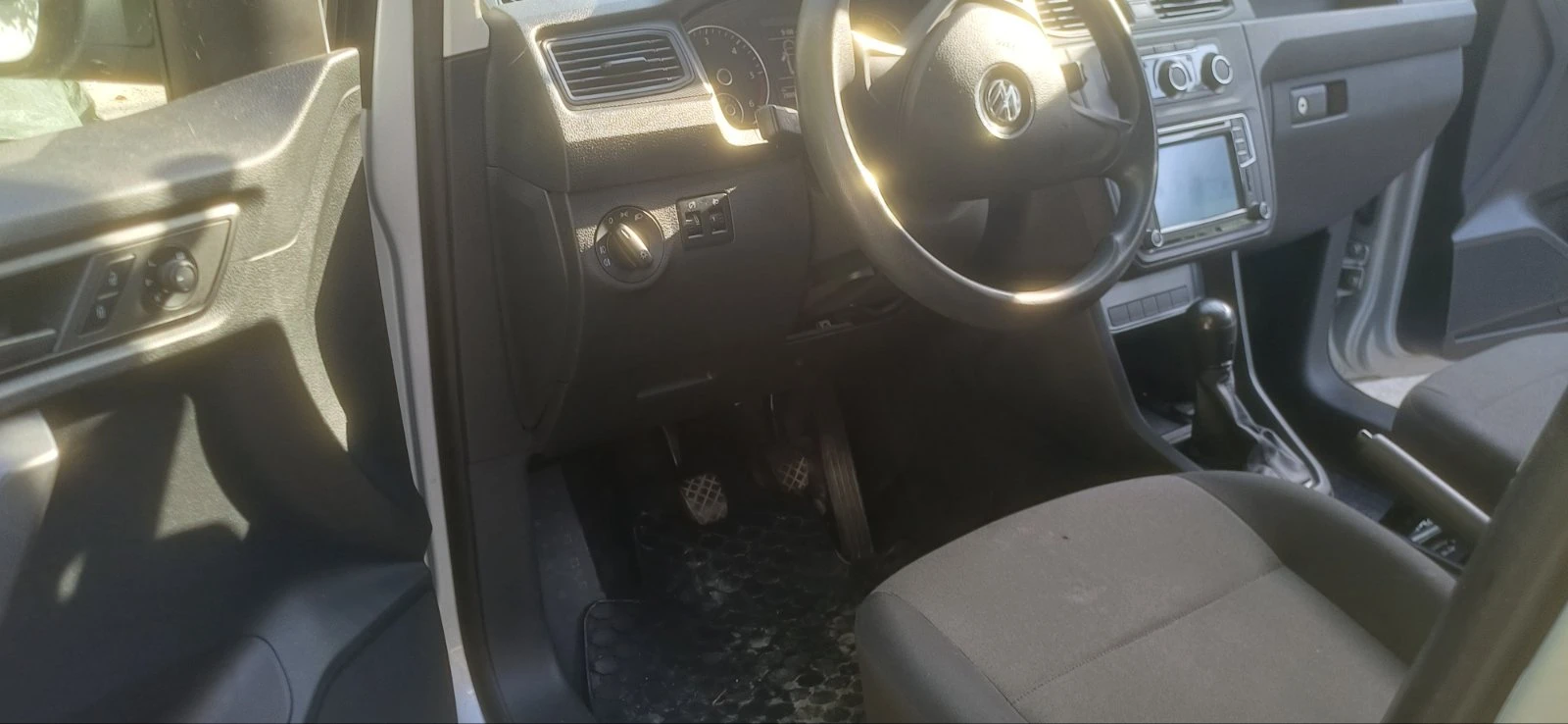 VW Caddy товарна, снимка 5 - Автомобили и джипове - 55830971