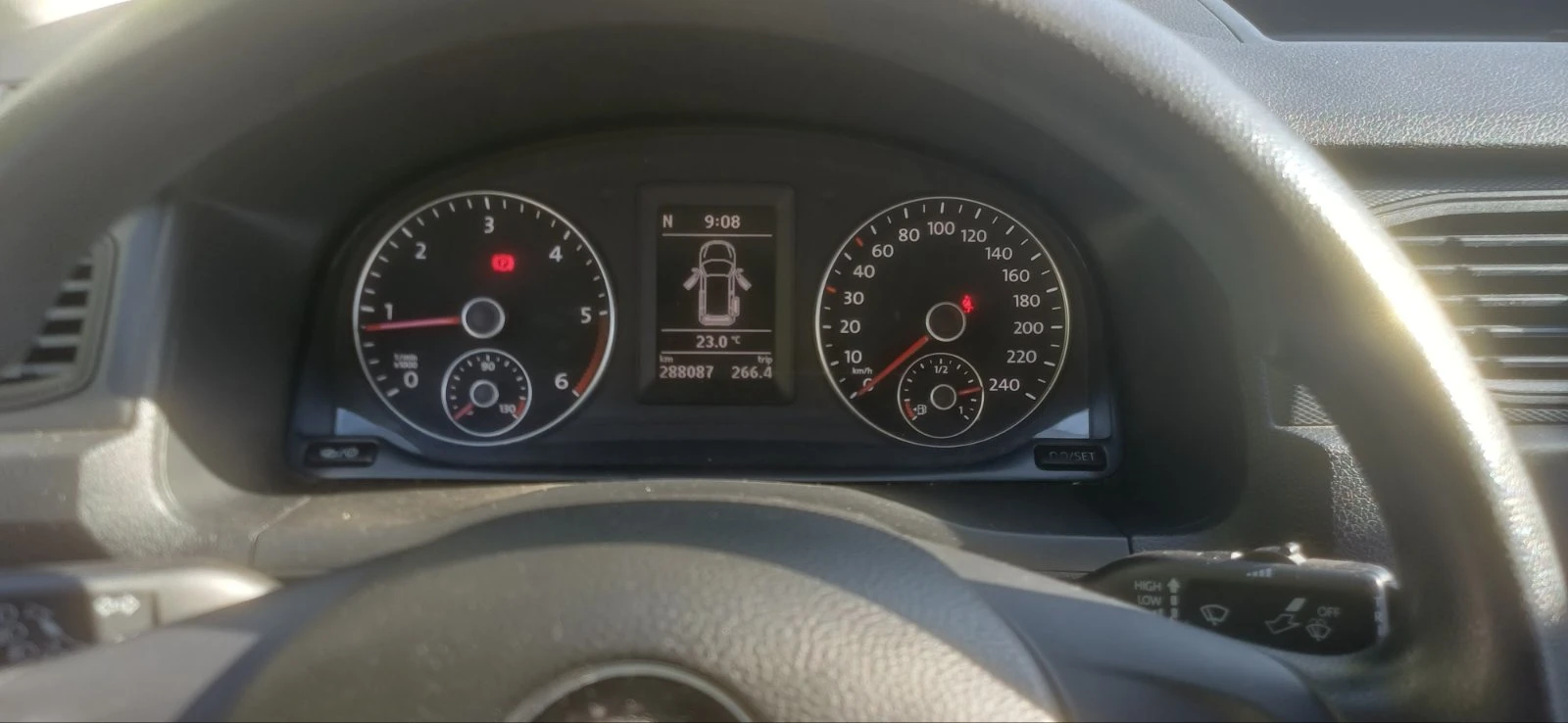 VW Caddy товарна, снимка 4 - Автомобили и джипове - 55830971