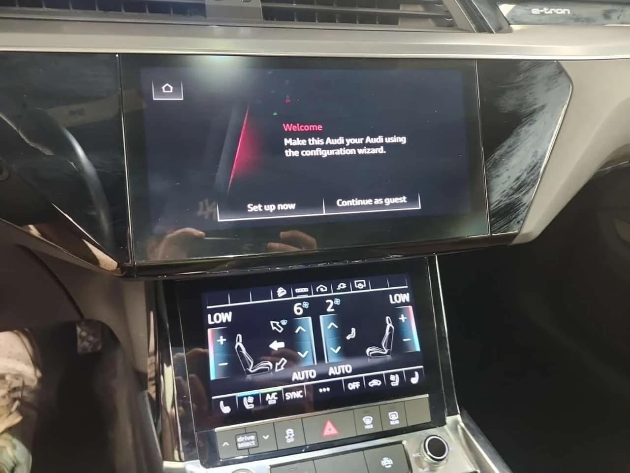 Audi E-Tron * PROGRESSIV * CARFAX * БЕЗ ПЪРВОНАЧАЛНА ВНОСКА, снимка 11 - Автомобили и джипове - 56277487