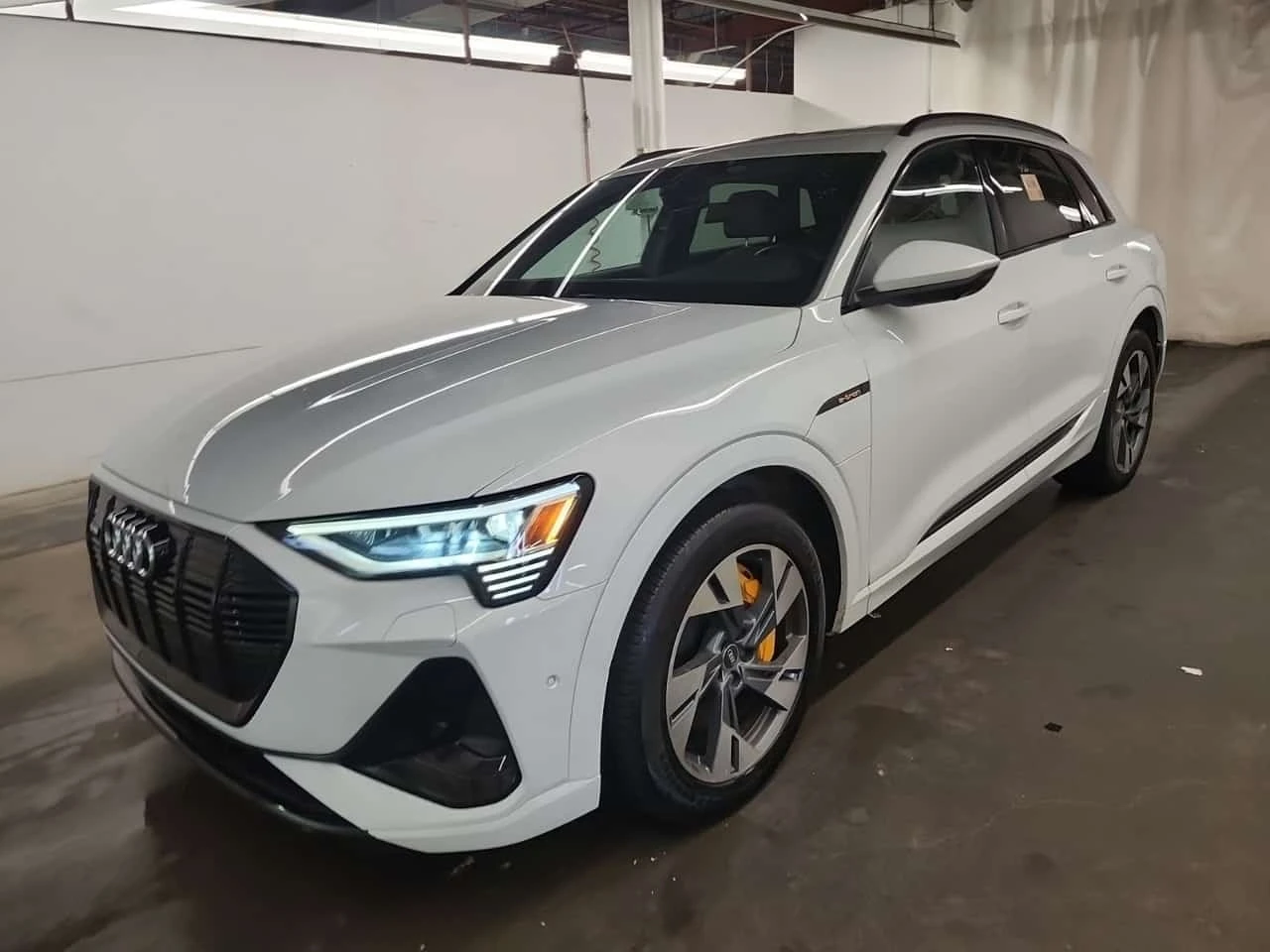 Audi E-Tron * PROGRESSIV * CARFAX * БЕЗ ПЪРВОНАЧАЛНА ВНОСКА
