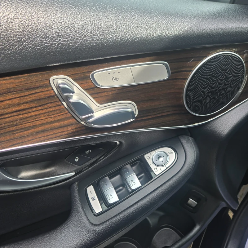 Mercedes-Benz GLC 300 77000 km, снимка 11 - Автомобили и джипове - 49855789