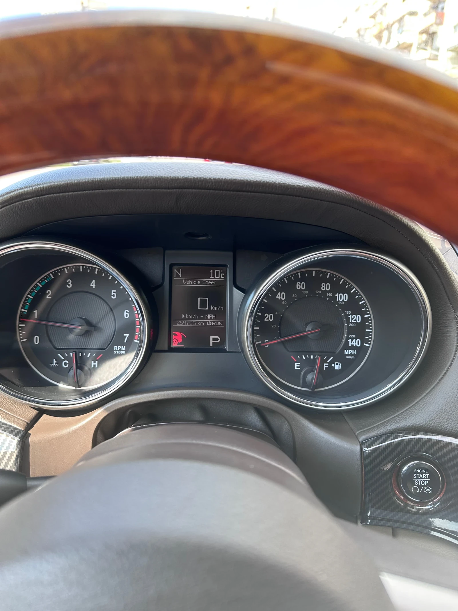 Jeep Grand cherokee Overland 5.7 Hemi/LPG, снимка 12 - Автомобили и джипове - 54185277
