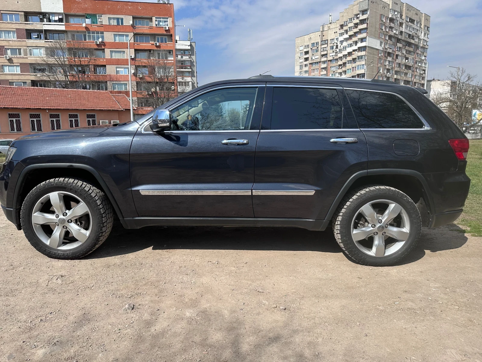 Jeep Grand cherokee Overland 5.7 Hemi/LPG, снимка 6 - Автомобили и джипове - 54185277