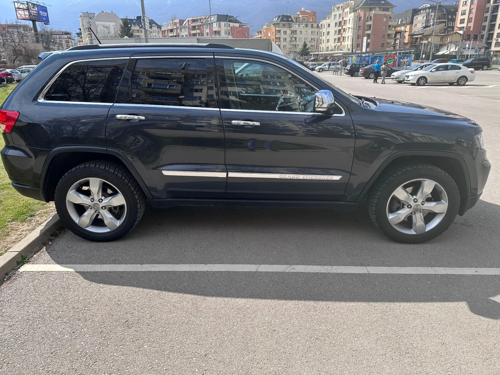 Jeep Grand cherokee Overland 5.7 Hemi/LPG, снимка 17 - Автомобили и джипове - 54185277
