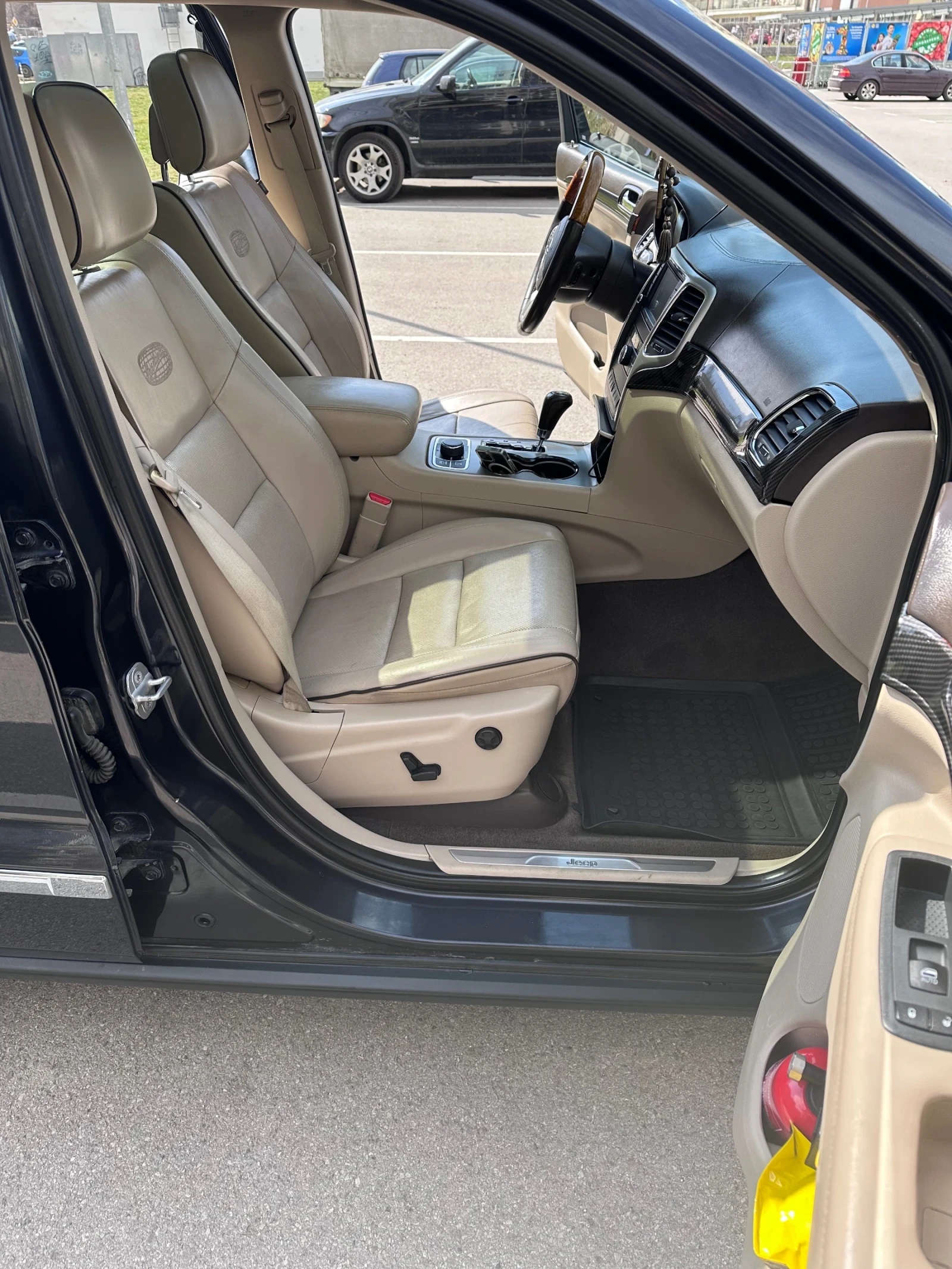 Jeep Grand cherokee Overland 5.7 Hemi/LPG, снимка 8 - Автомобили и джипове - 54185277
