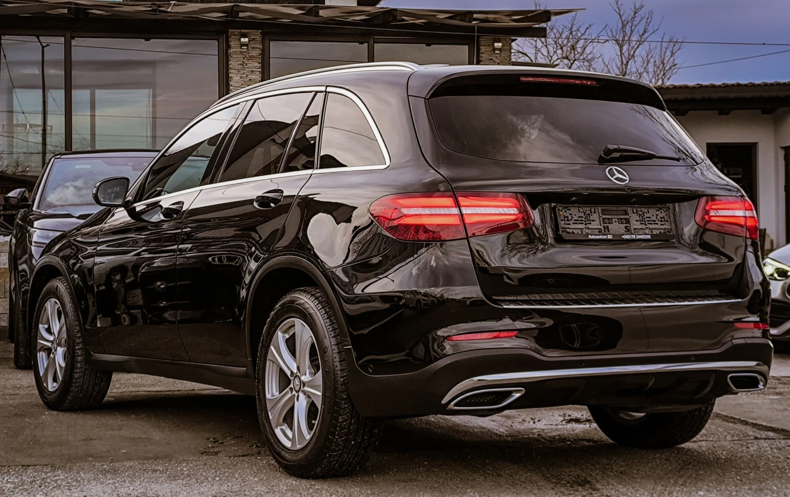 Mercedes-Benz GLC 220 CDI AMG-LINE 4-MATIC ГЕРМАНИЯ КАМЕРА ДИСТРОНИК, снимка 4 - Автомобили и джипове - 53261629