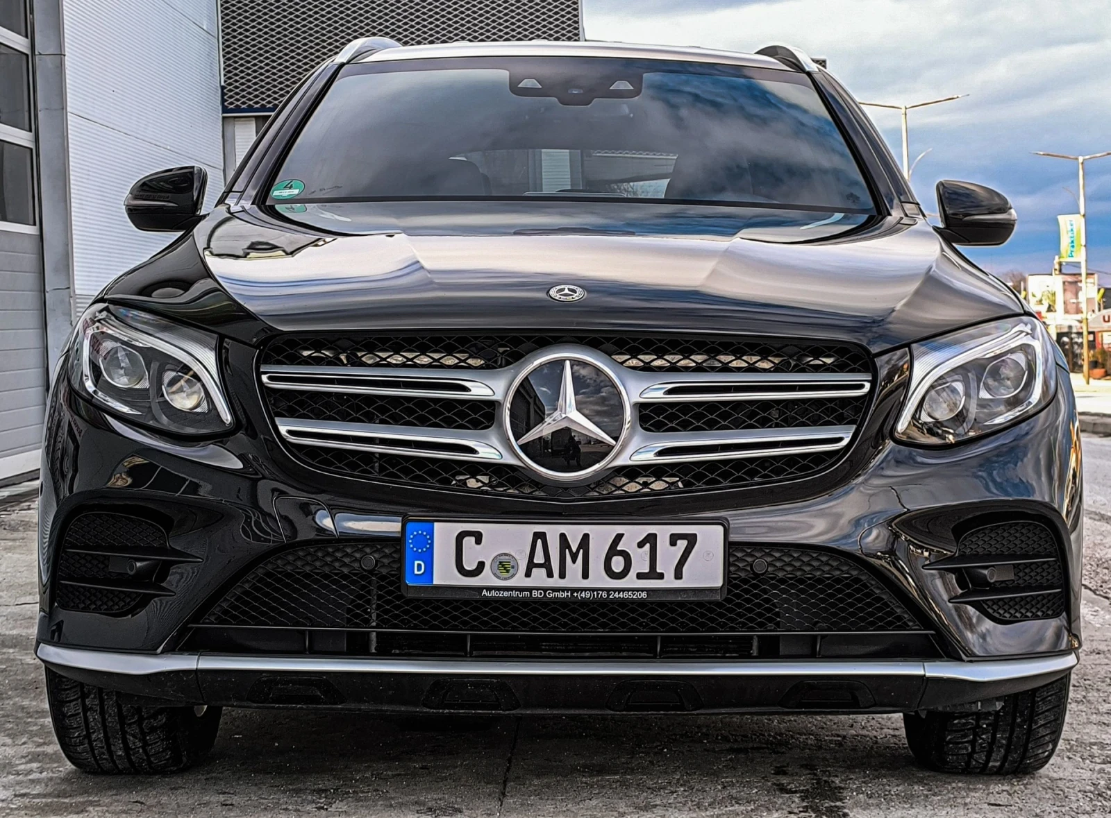Mercedes-Benz GLC 220 D AMG LINE 4-MATIC 9G ГЕРМАНИЯ , снимка 2 - Автомобили и джипове - 53261629