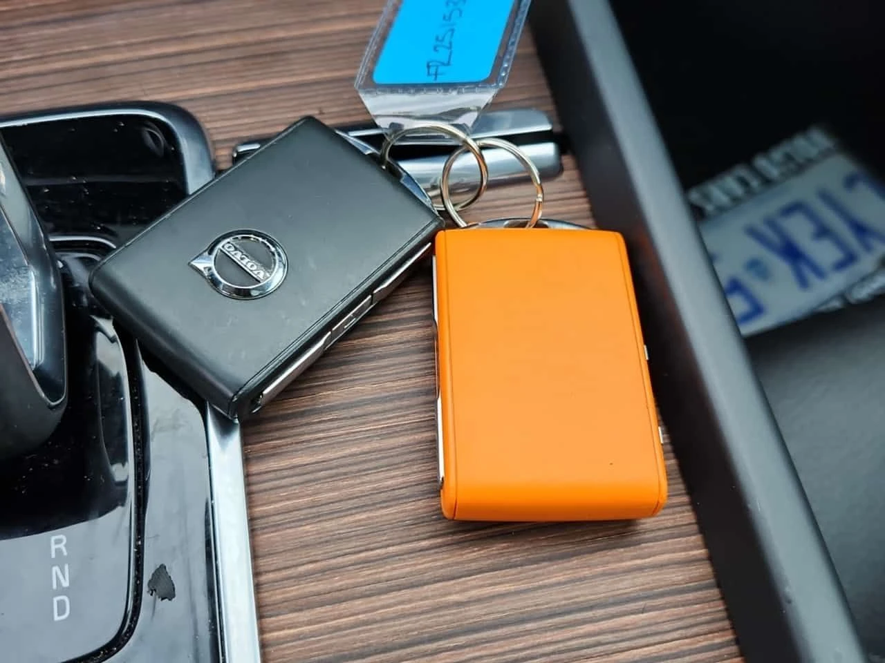 Volvo XC60 PLUS DARK THEME  CARFAX - изображение 7