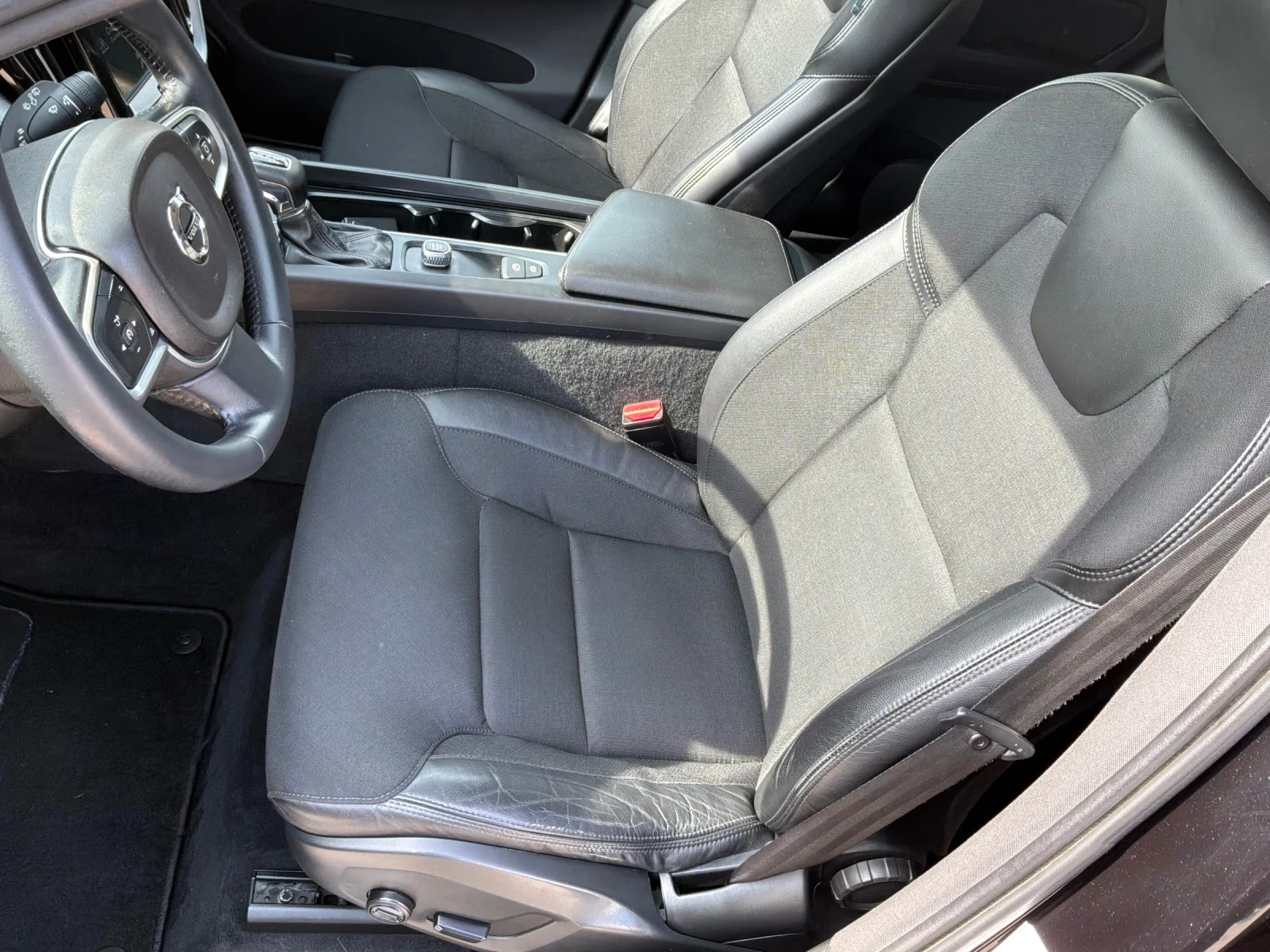 Volvo XC60 2.0D 190к.с HUD Кожа 8ск. - изображение 8