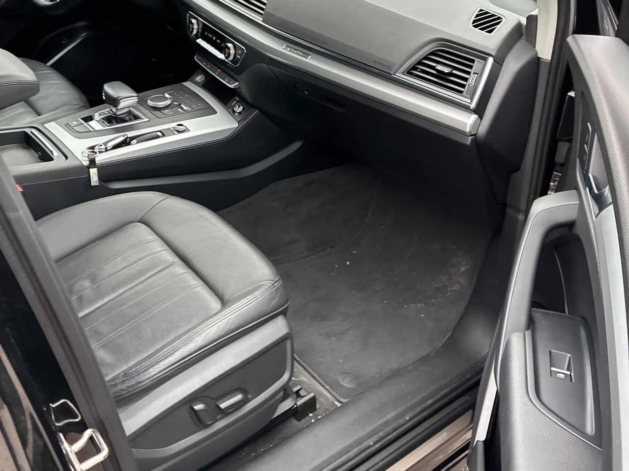 Audi Q5 * Komfort * CARFAX * Подгрев * , снимка 14 - Автомобили и джипове - 54210068