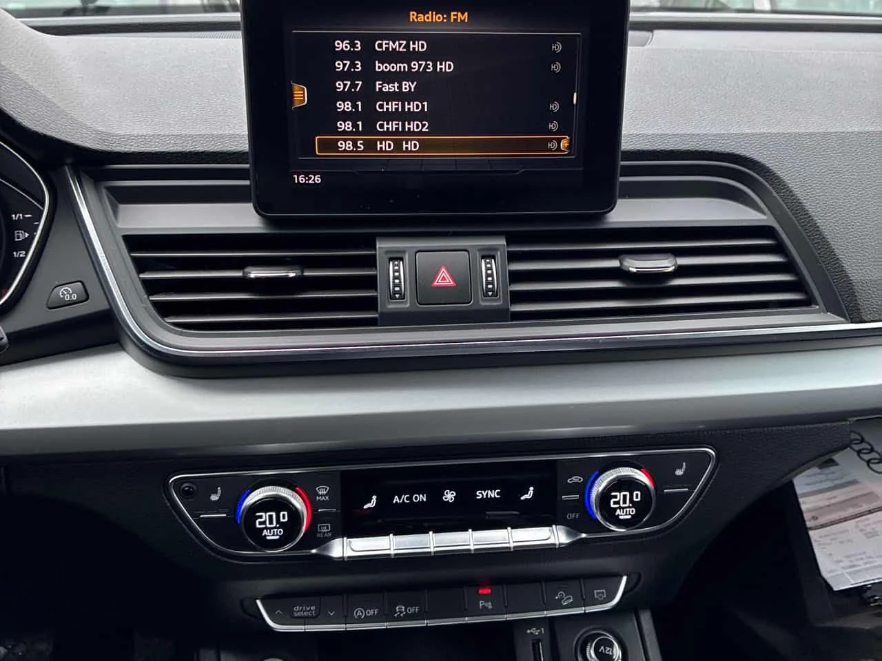 Audi Q5 * Komfort * CARFAX * Подгрев * , снимка 9 - Автомобили и джипове - 54210068