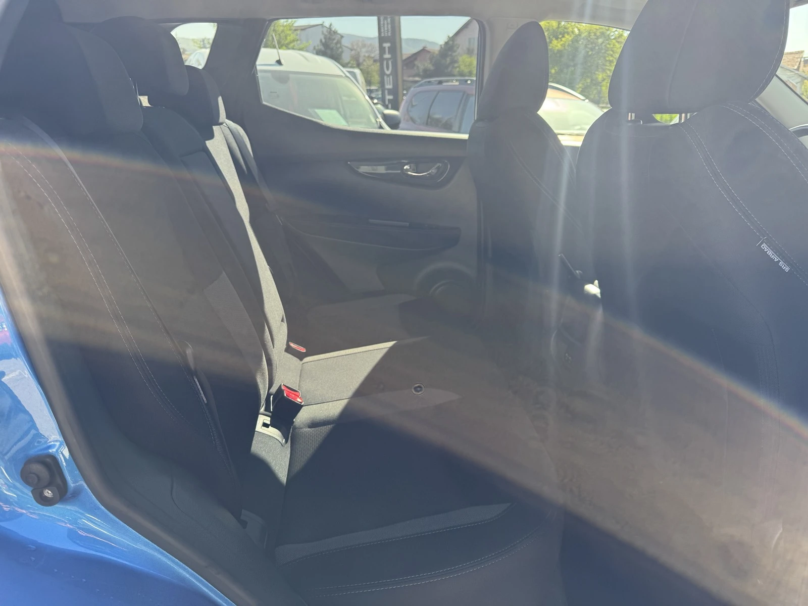 Nissan Qashqai 1.3 Tce, снимка 10 - Автомобили и джипове - 54343391