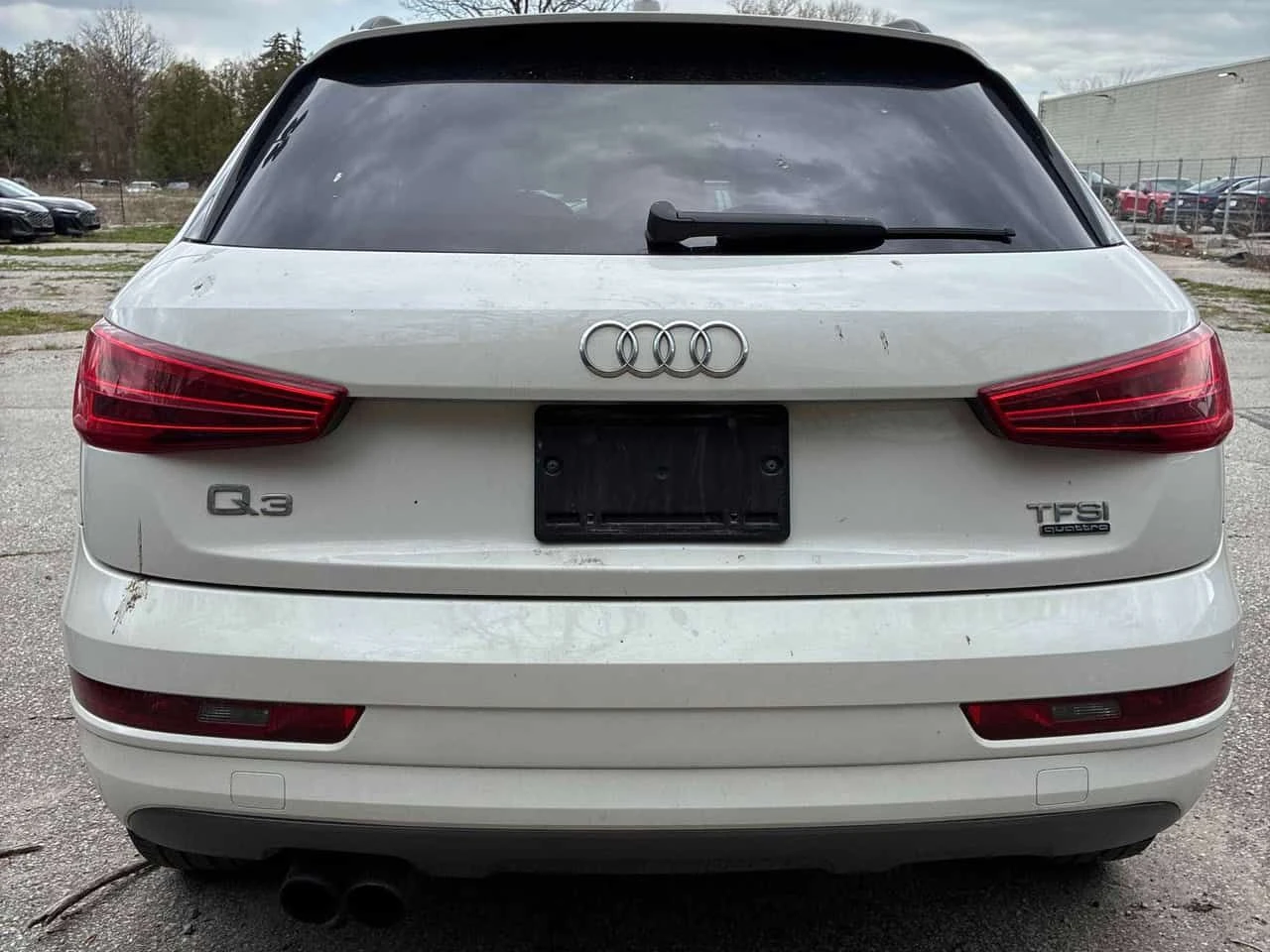Audi Q3 | Komfort | CARFAX | ПОДГРЕВ | ПАНОРАМА | , снимка 4 - Автомобили и джипове - 54479910