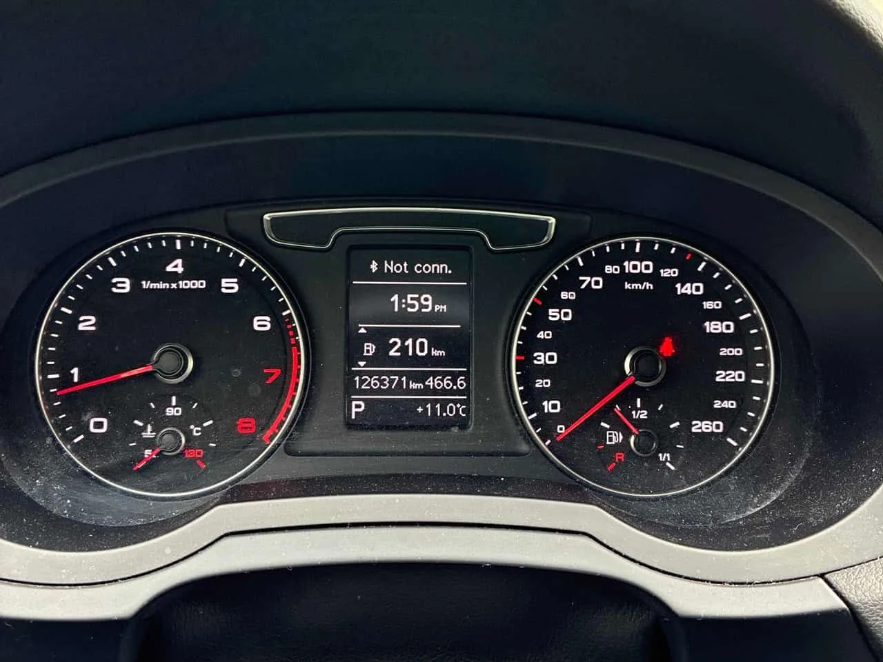 Audi Q3 | Komfort | CARFAX | ПОДГРЕВ | ПАНОРАМА | , снимка 8 - Автомобили и джипове - 54479910