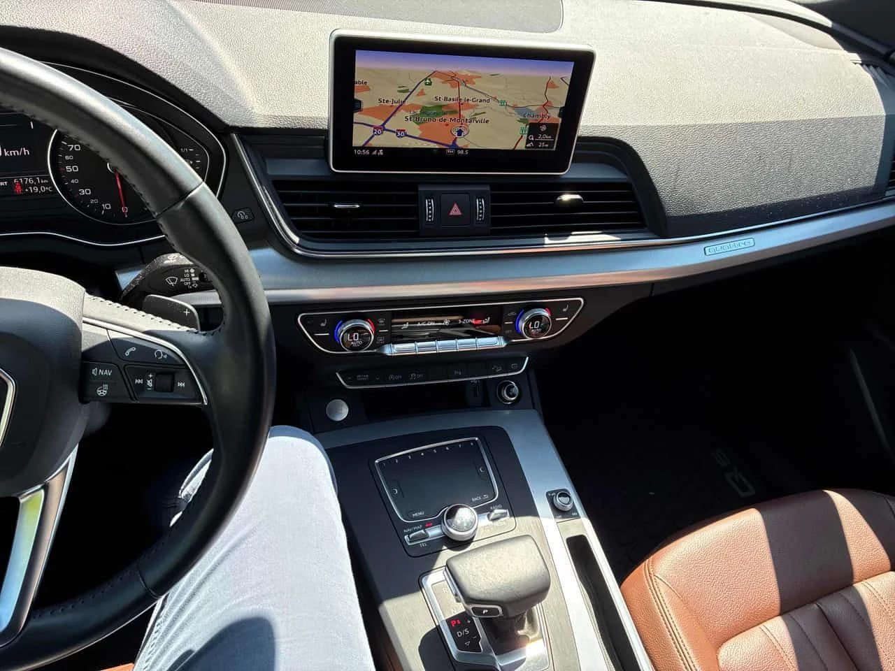 Audi Q5 * PROGRESSIV * ПАНО * ПОДГРЕВИ * KEYLESS * CARFAX, снимка 9 - Автомобили и джипове - 54743278