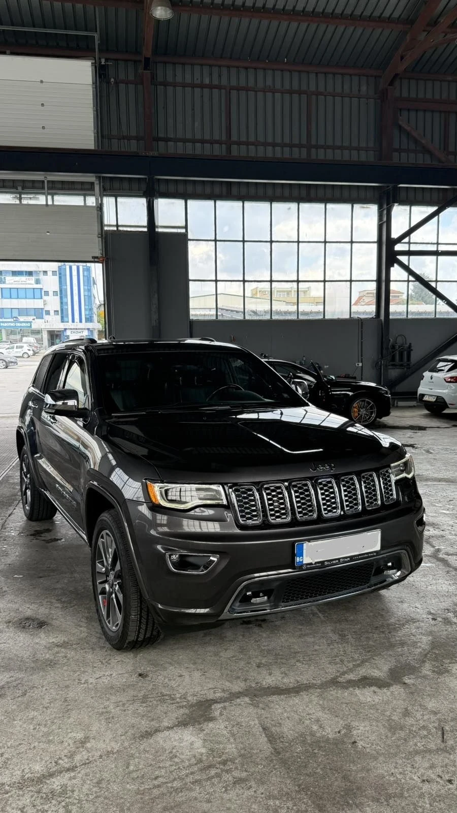 Jeep Grand cherokee Overland, снимка 5 - Автомобили и джипове - 55673950