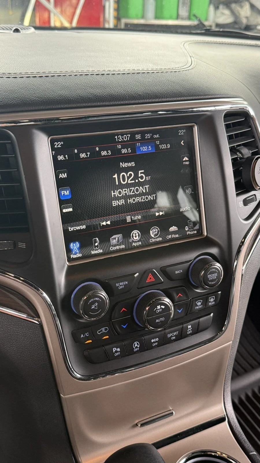 Jeep Grand cherokee Overland, снимка 13 - Автомобили и джипове - 55673950
