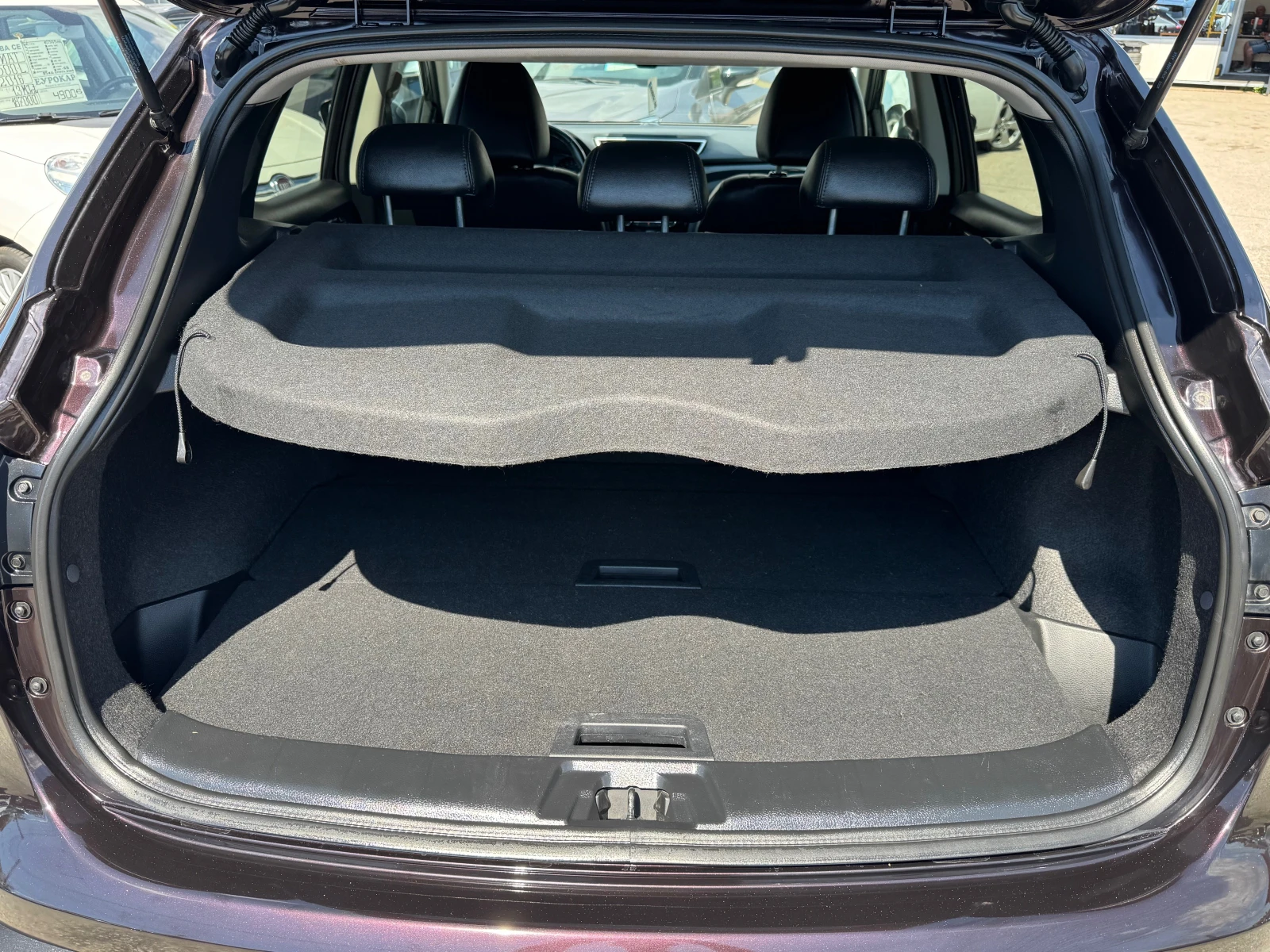 Nissan Qashqai 1.6DCI-TEKNA-КОЖА-ПАНОРАМА-360 КАМЕРА-ЛИЗИНГ, снимка 4 - Автомобили и джипове - 55843076