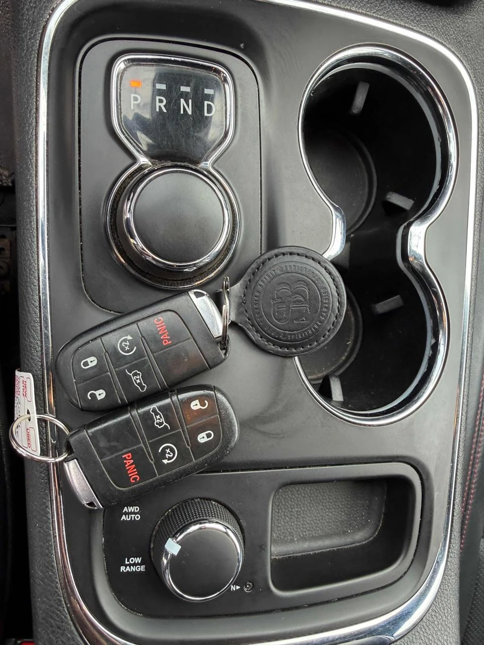Dodge Durango R/T/FULL/DISTR/3xTV/ОБДУХВАНЕ/БАВНИ СКОРОСТИ, снимка 11 - Автомобили и джипове - 56040428