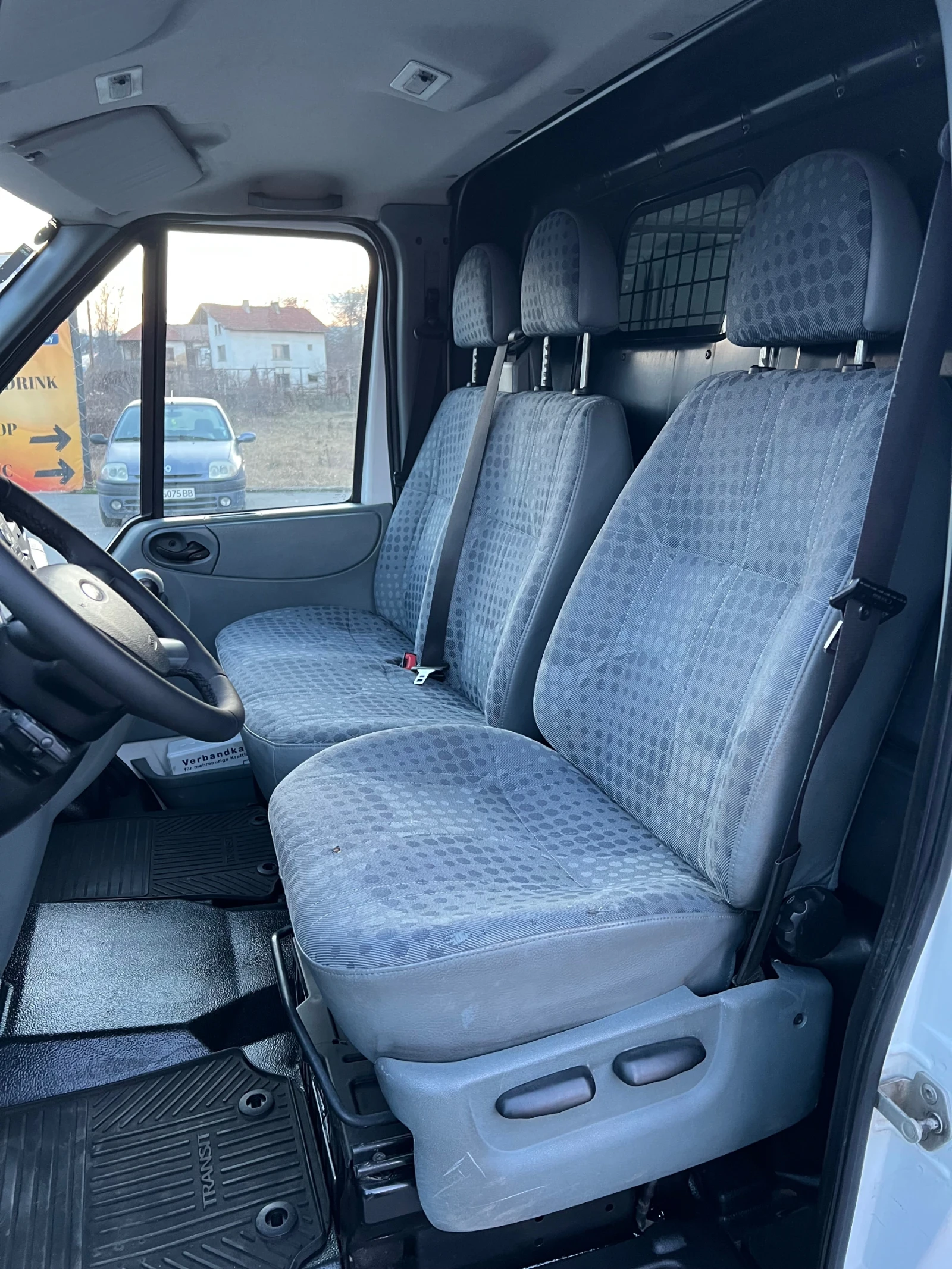 Ford Transit Климатик* 6ск.* 203хил.* Темпомат, снимка 10 - Бусове и автобуси - 53739383