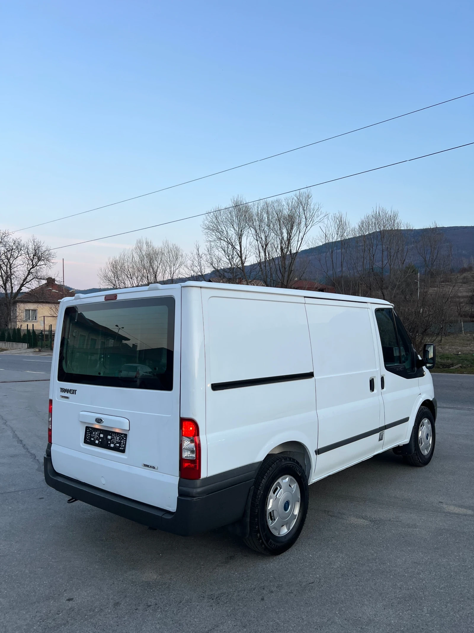 Ford Transit Климатик* 6ск.* 203хил.* Темпомат, снимка 6 - Бусове и автобуси - 53739383