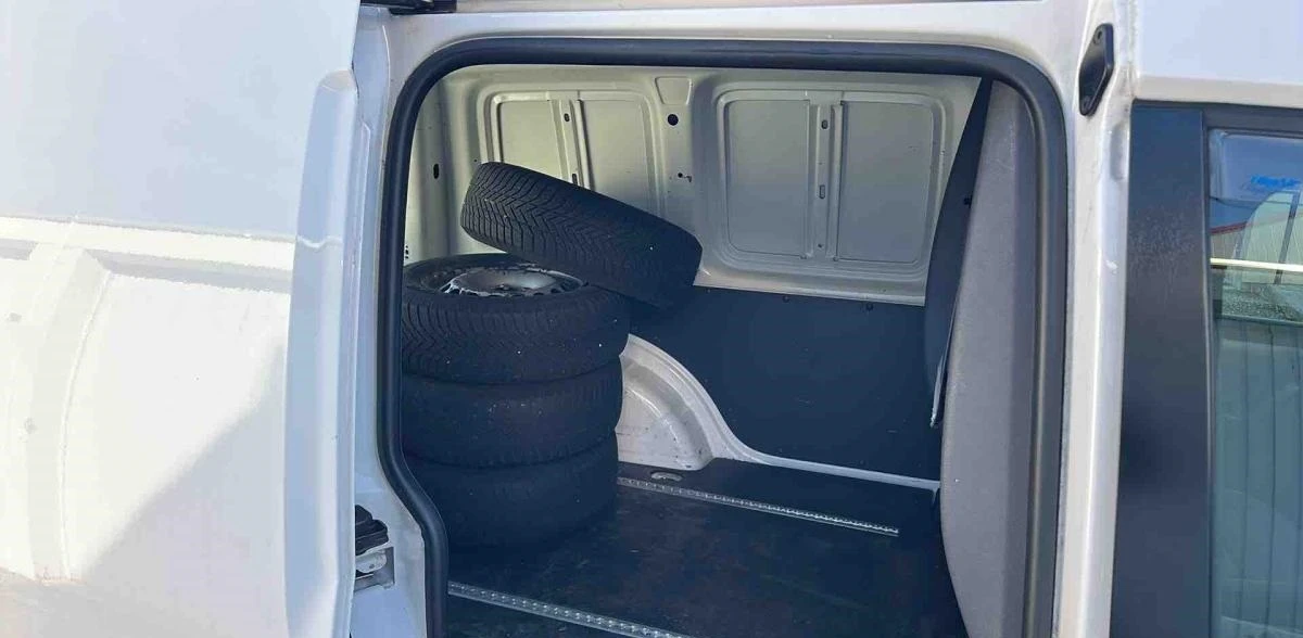 VW Caddy 1.2 TSI Климатик Euro 5, снимка 7 - Бусове и автобуси - 53994712