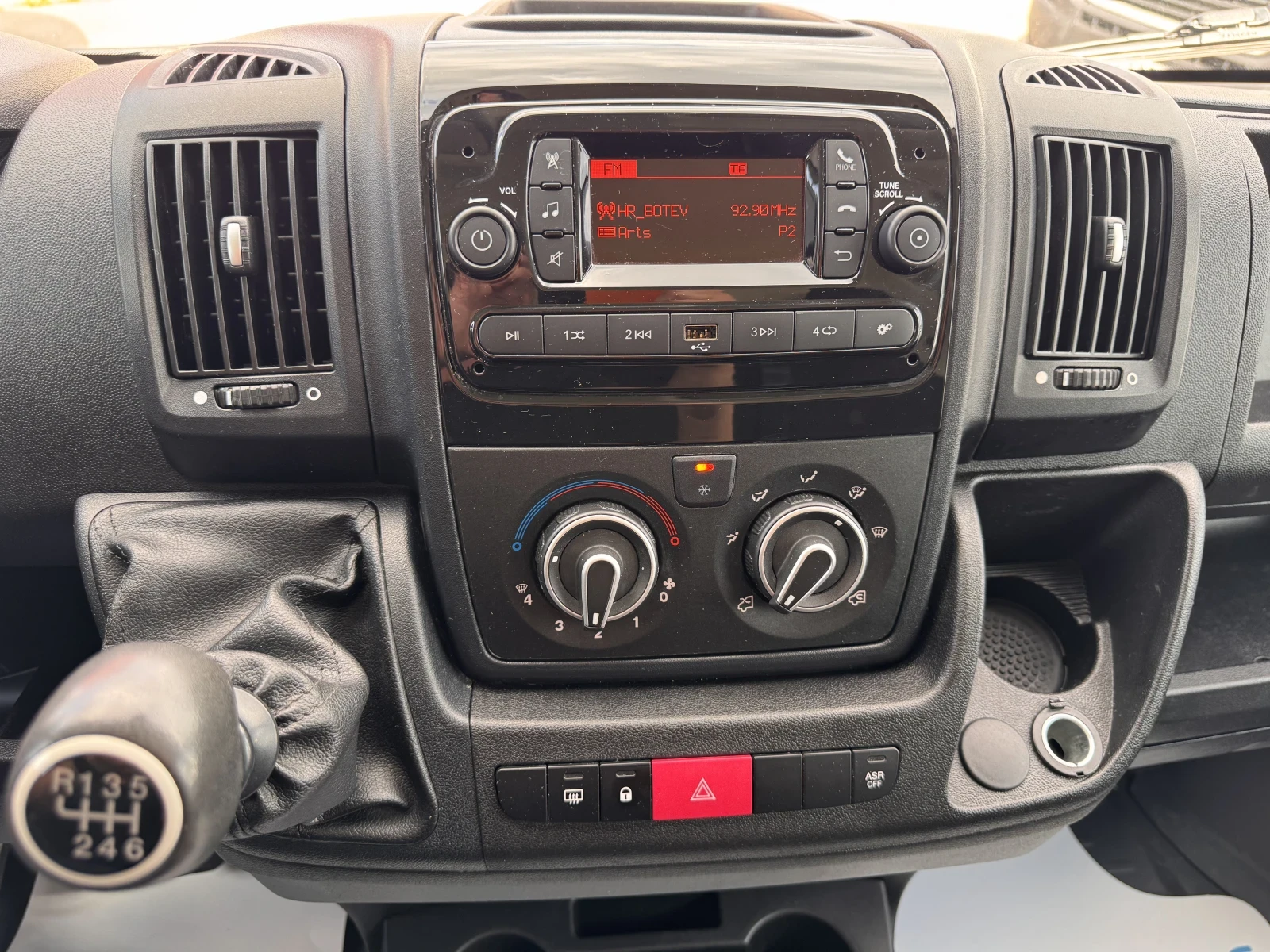 Citroen Jumper 2.2BlueHDI/140К.С./MT6/L3H2, снимка 12 - Бусове и автобуси - 55143376