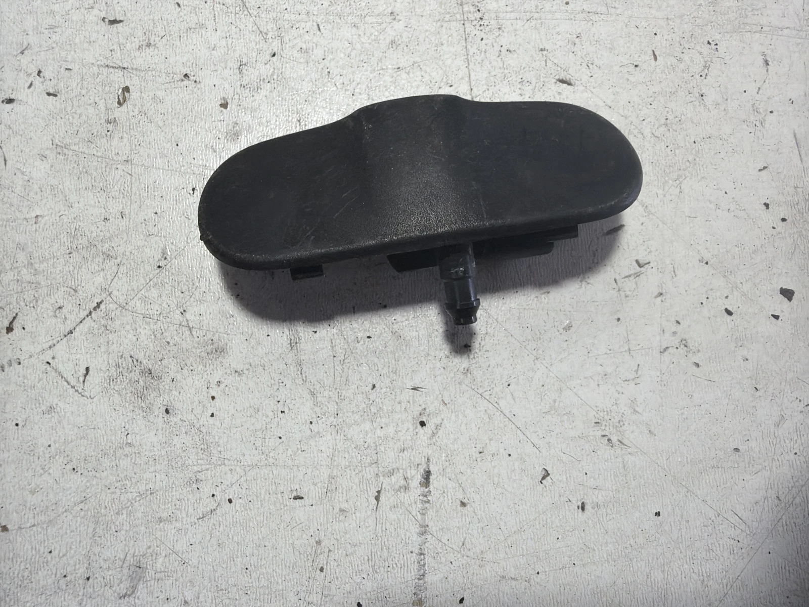 пръскалка челно стъкло 8T0955987B Audi A4