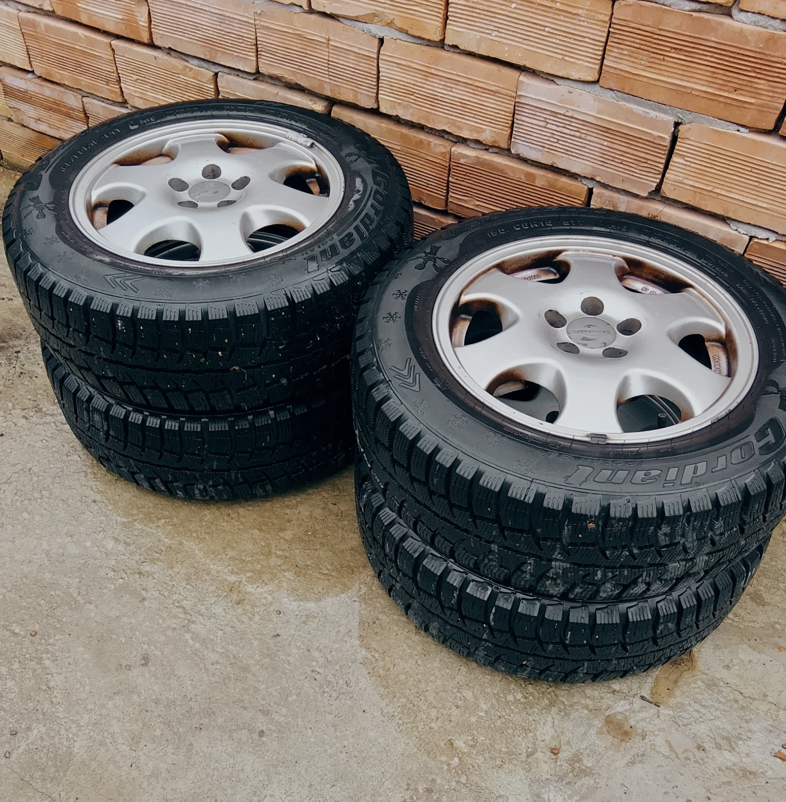 Гуми с джанти Други 195/65R15, снимка 2 - Гуми и джанти - 56116321