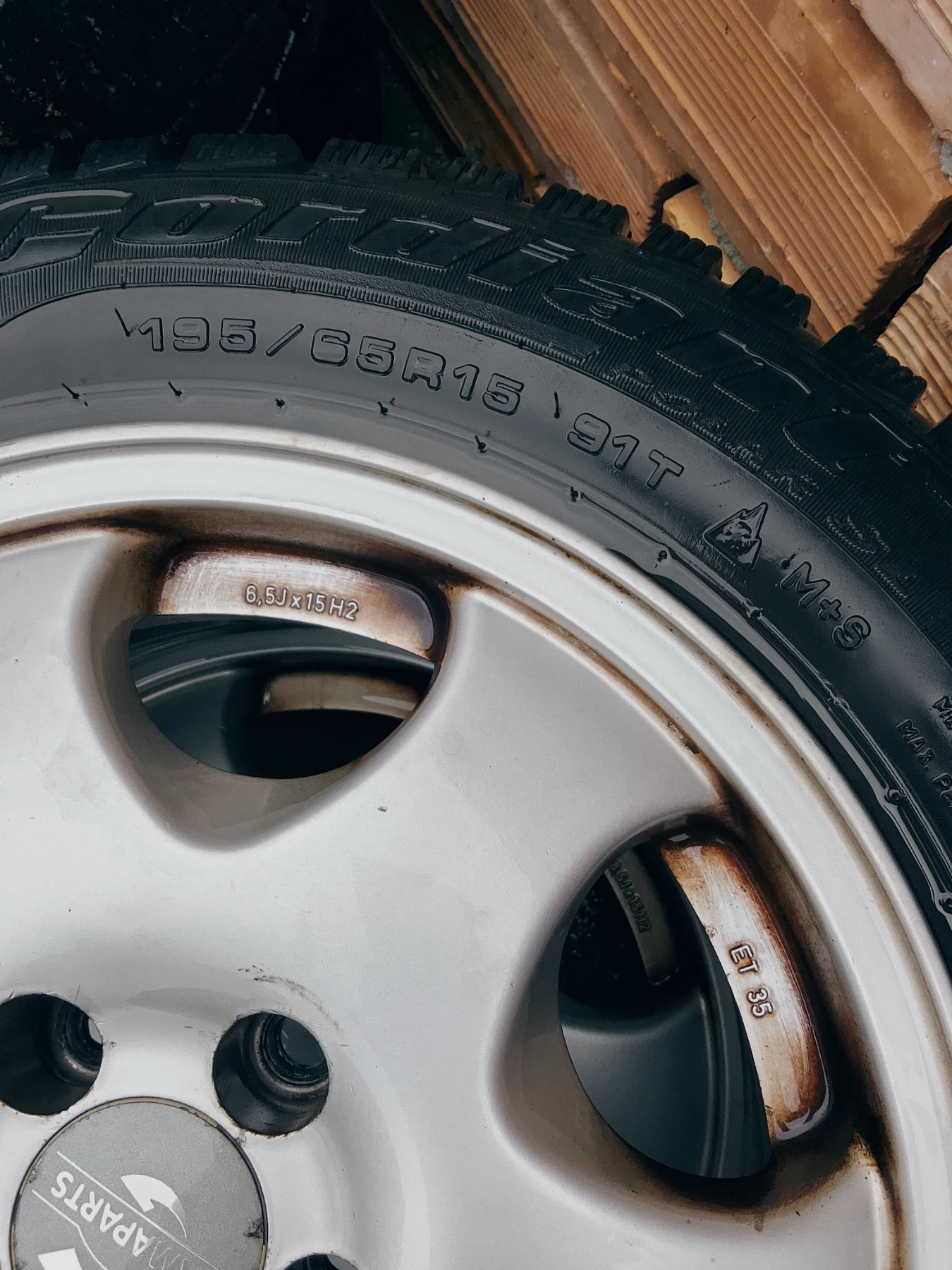 Гуми с джанти Други 195/65R15, снимка 5 - Гуми и джанти - 56116321