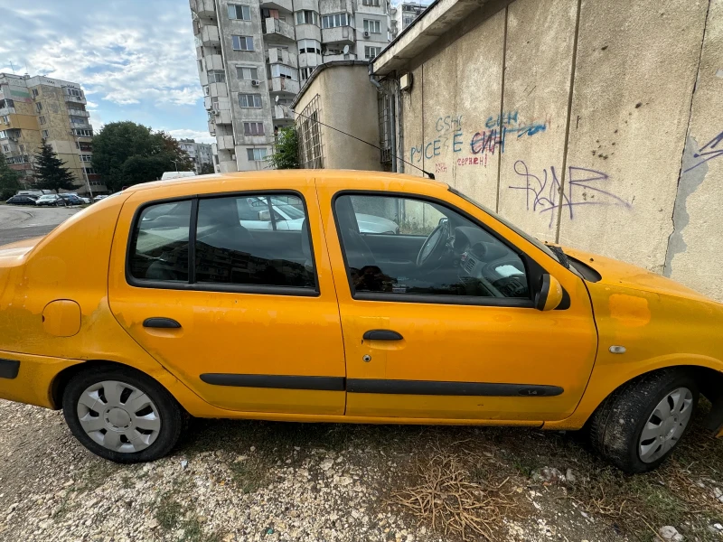 Renault Clio 1.6, снимка 9 - Автомобили и джипове - 47772200