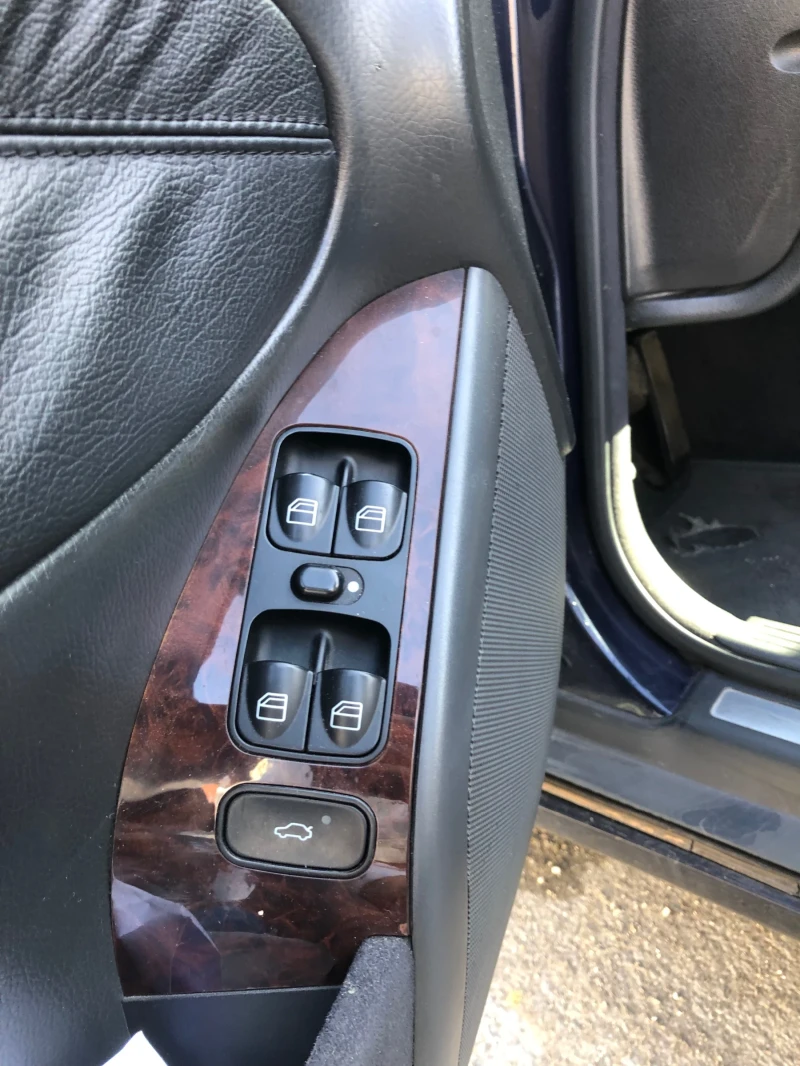 Mercedes-Benz C 220 2.2, снимка 12 - Автомобили и джипове - 52549766