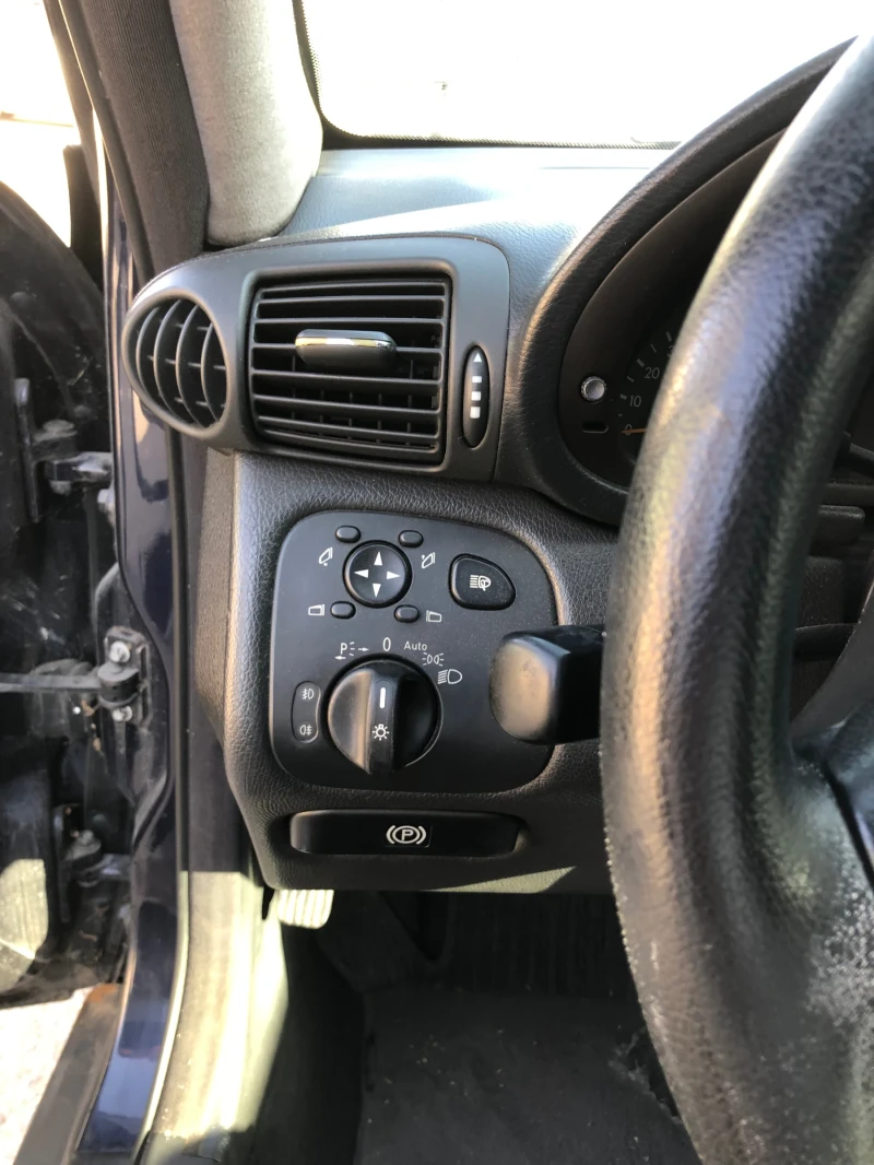 Mercedes-Benz C 220 2.2, снимка 11 - Автомобили и джипове - 52549766