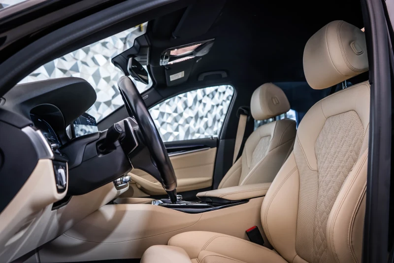 BMW 530 E xDrive Msport* Camera* Лизинг, снимка 13 - Автомобили и джипове - 52562226