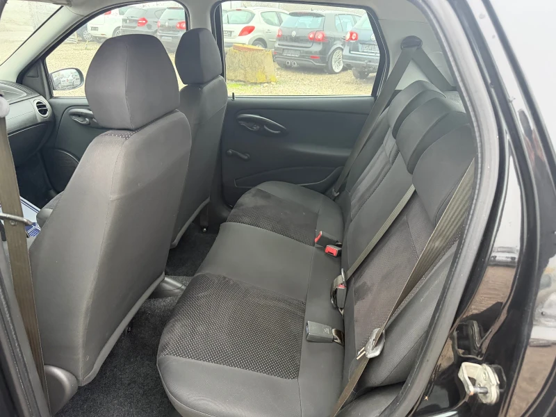 Fiat Punto 1.4i-60PS-КЛИМАТИК, снимка 11 - Автомобили и джипове - 52668495