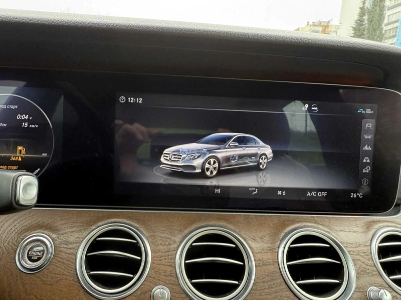 Mercedes-Benz E 220, снимка 10 - Автомобили и джипове - 53376342