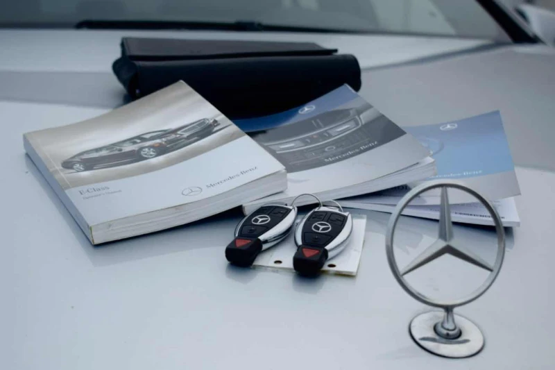 Mercedes-Benz E 500 4MATIC, снимка 13 - Автомобили и джипове - 53510749